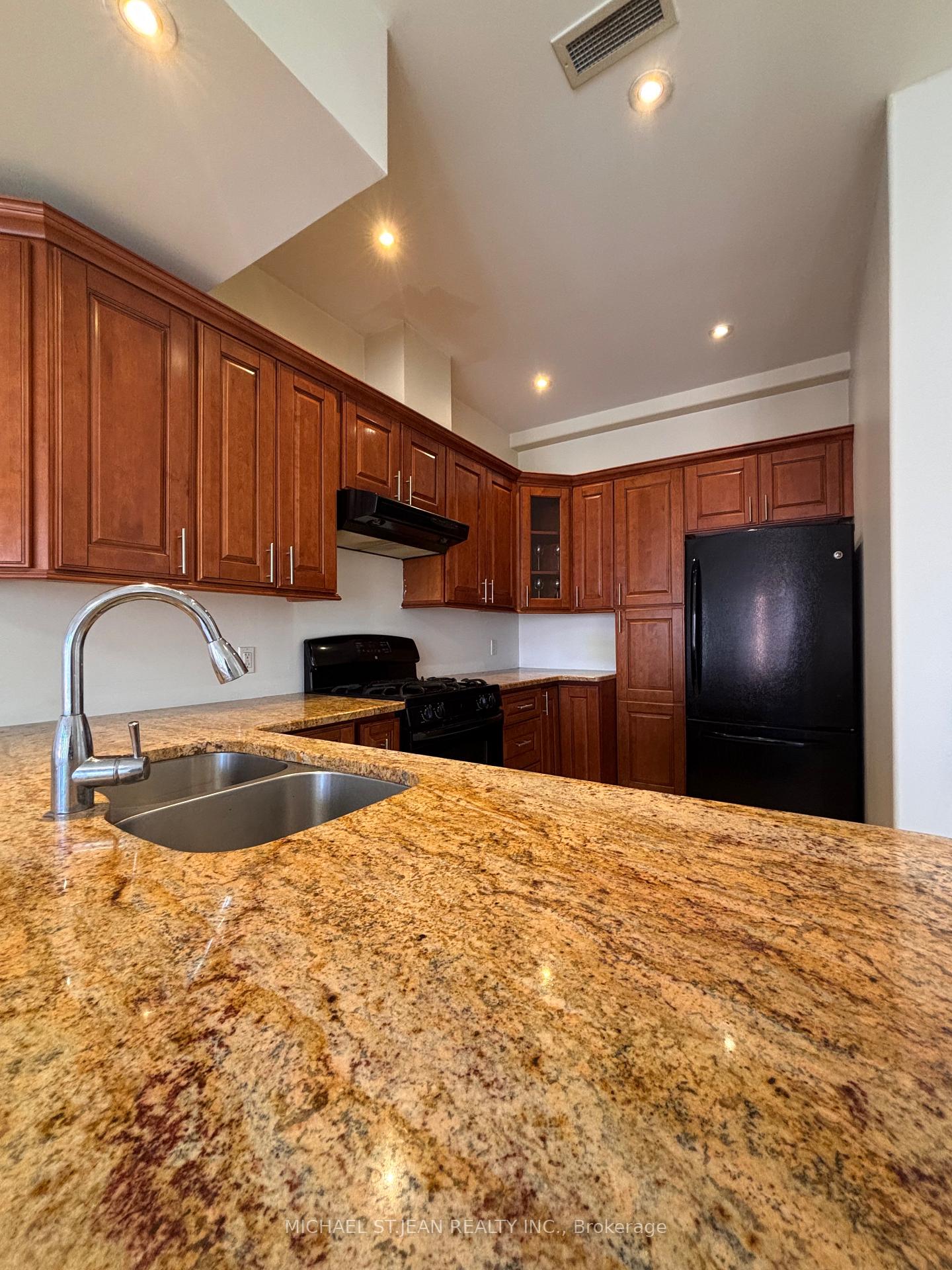 130 Wellington Street N 201, Hamilton, ON L8R 1N3