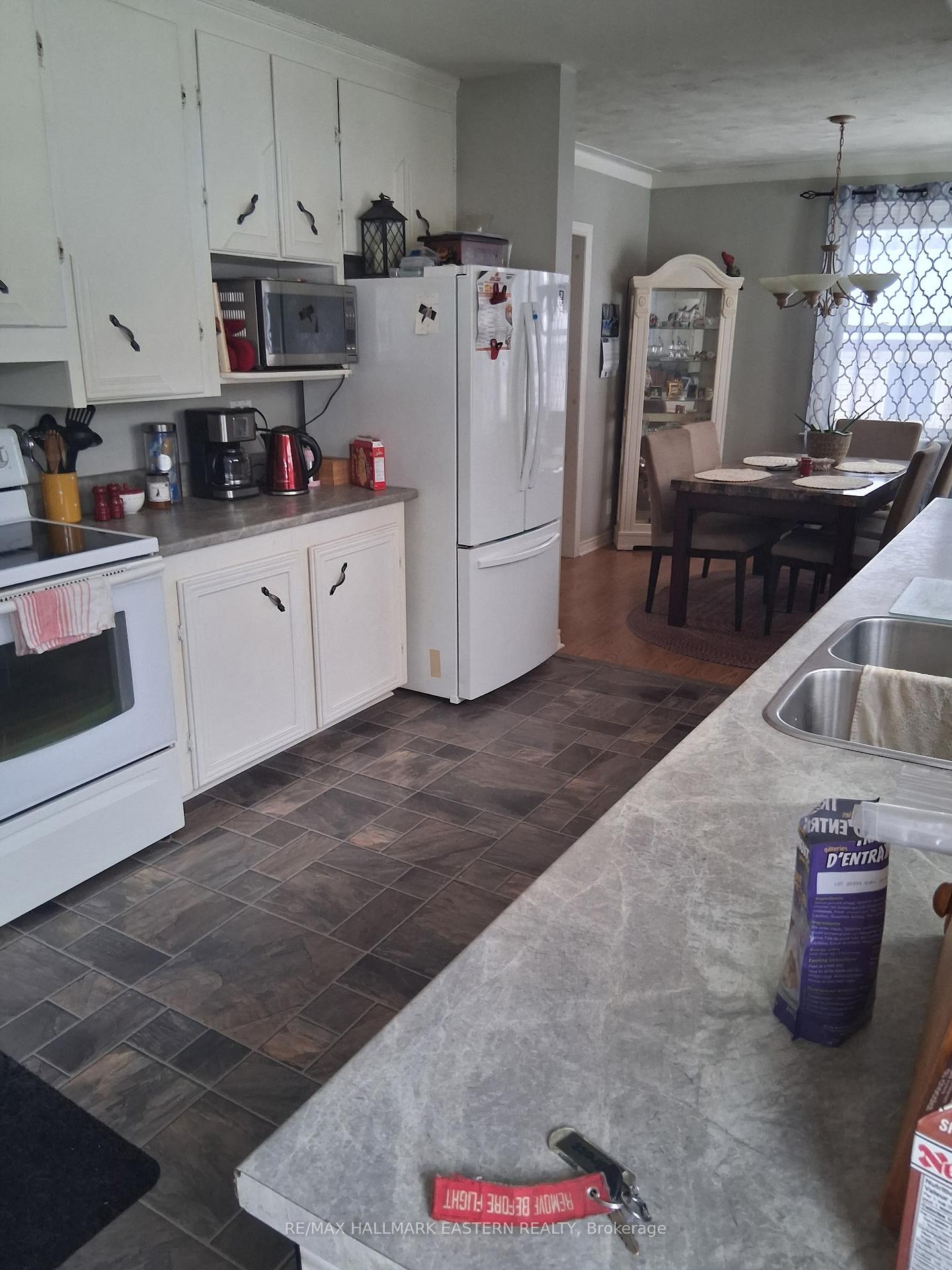 99 Wallis Drive, Peterborough — photo 4 of 5