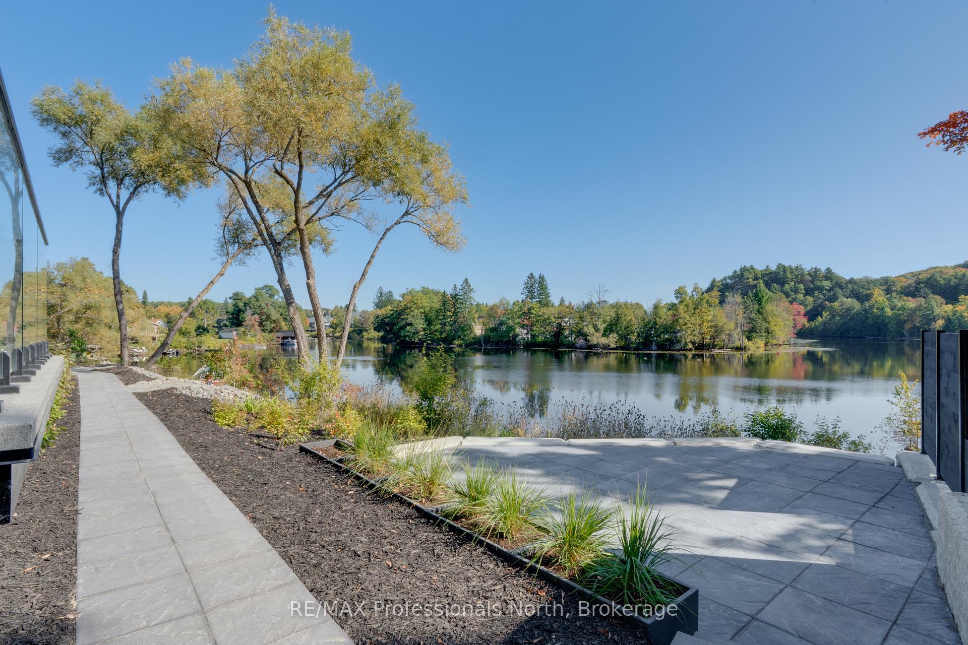 32 Brunel Road 203, Huntsville — photo 3 of 5