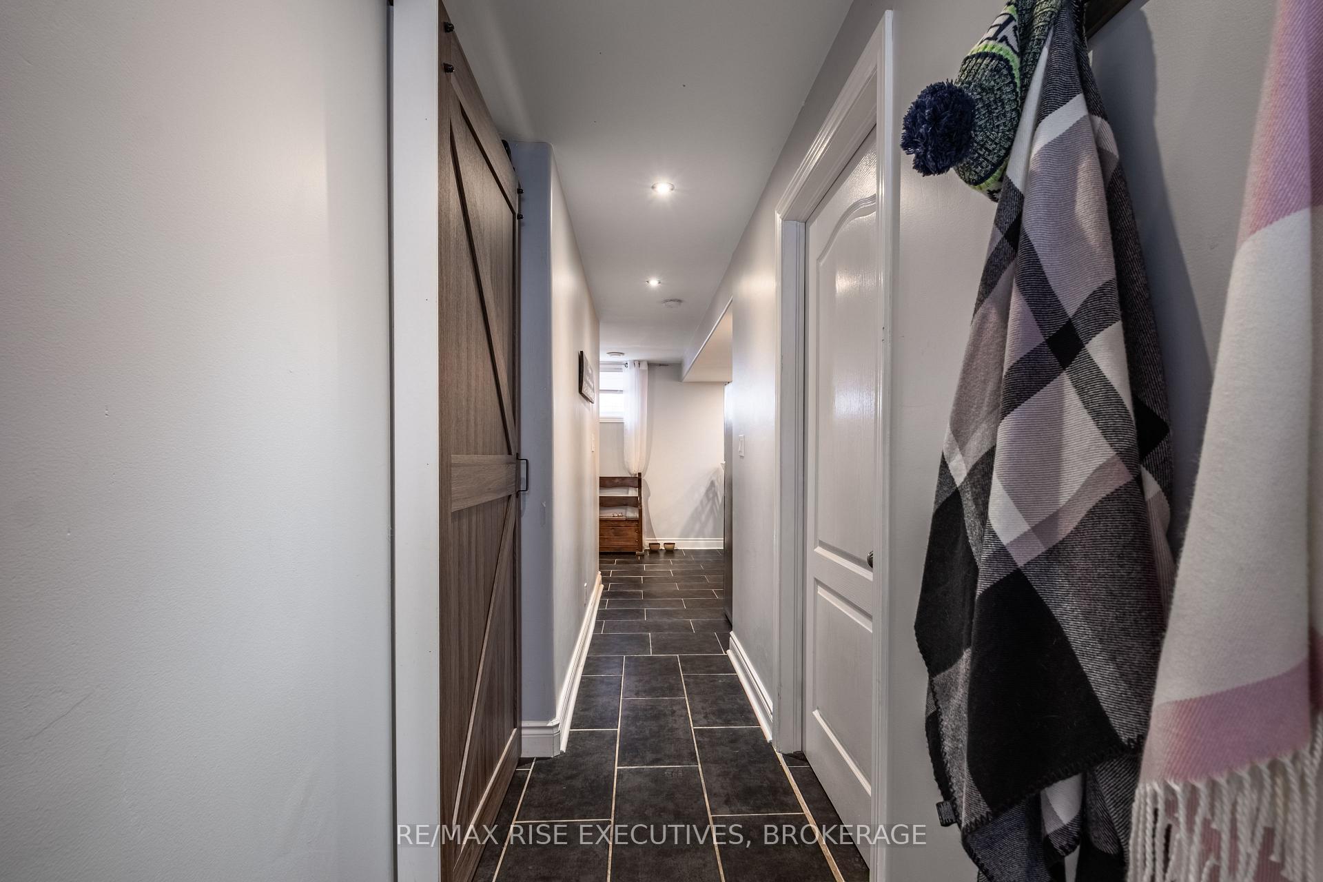 1388 Ottawa Street, Kingston — photo 3 of 5