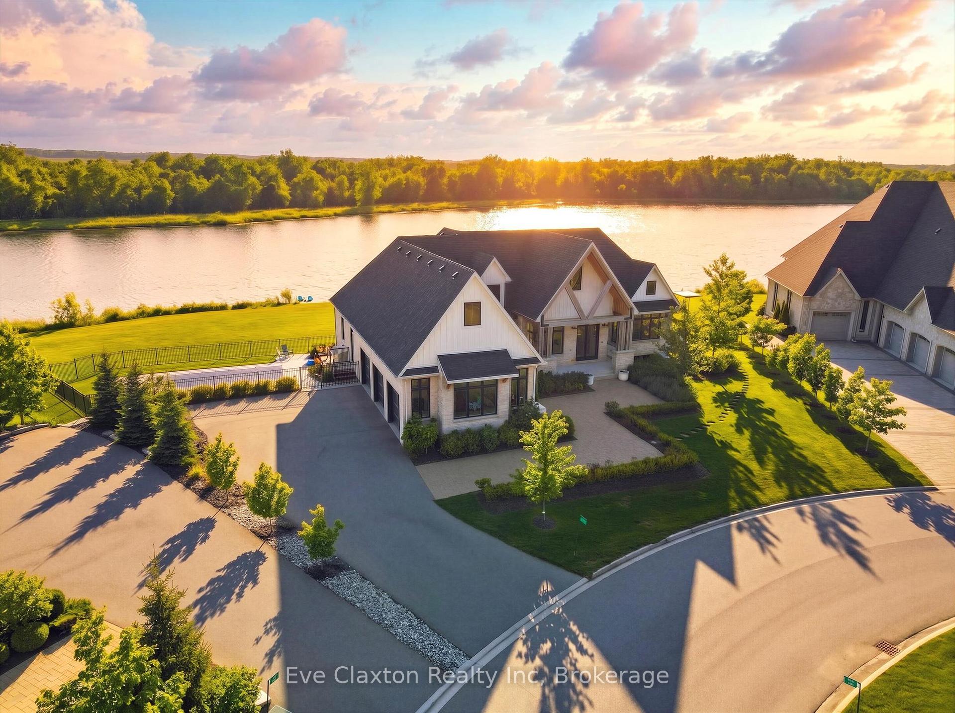 129 Heritage Lake Drive, Puslinch, ON N0B 2J0