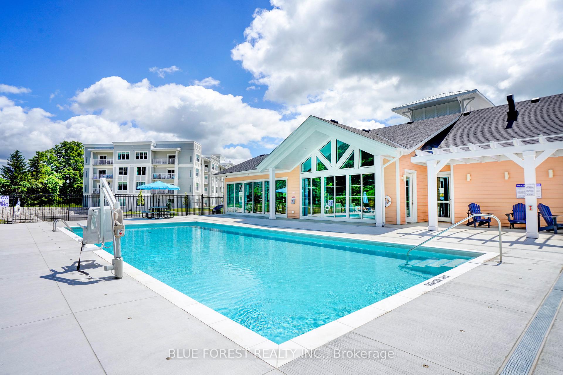 100 The Promenade 111, Central Elgin — photo 2 of 5
