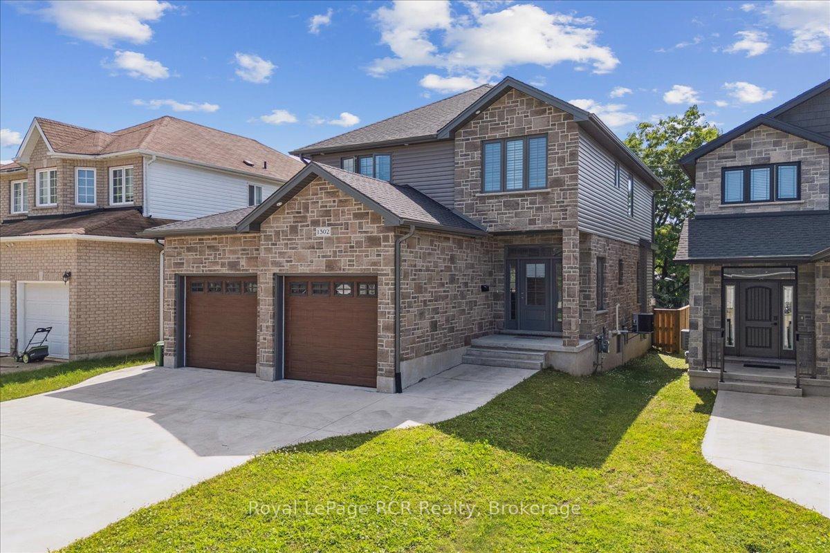 1302 14th Avenue E, Owen Sound — photo 3 of 5