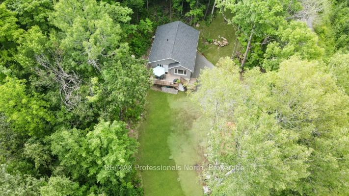 1065 Henderson's Road, Minden Hills — photo 2 of 5