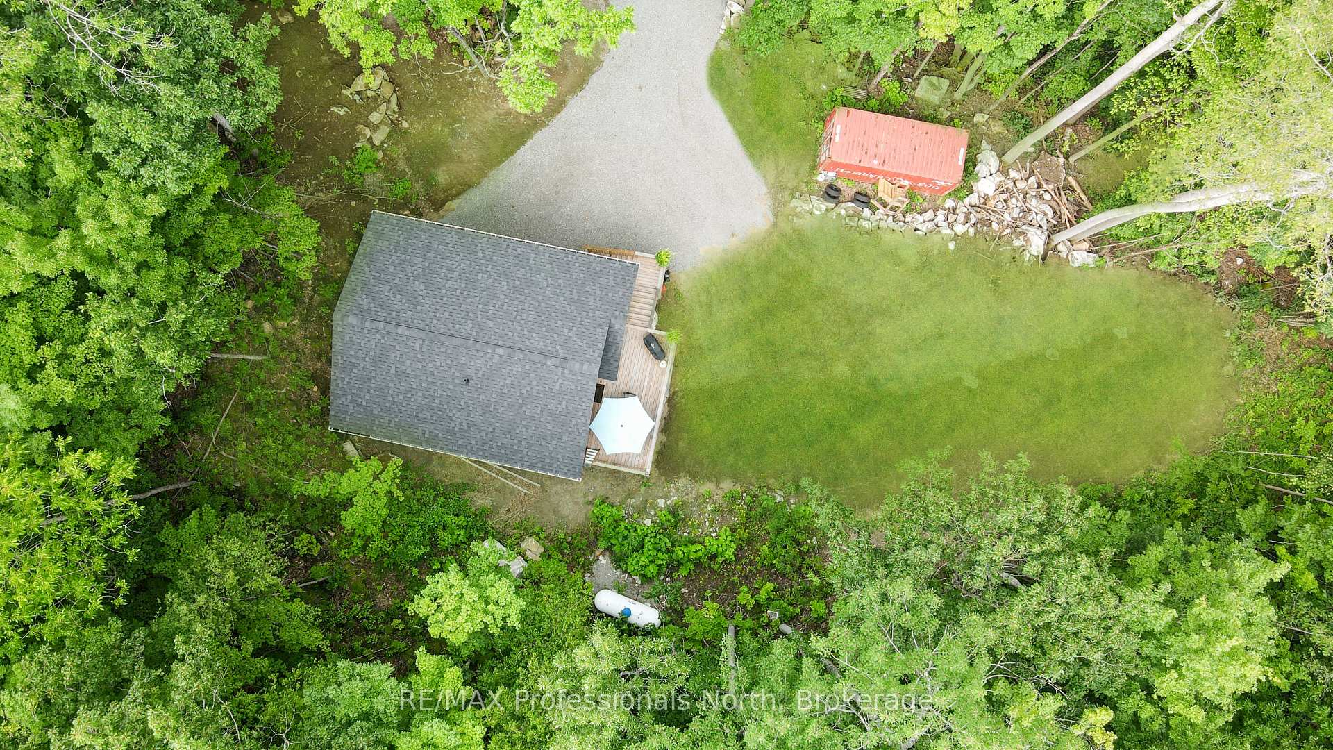 1065 Henderson's Road, Minden Hills — photo 3 of 5