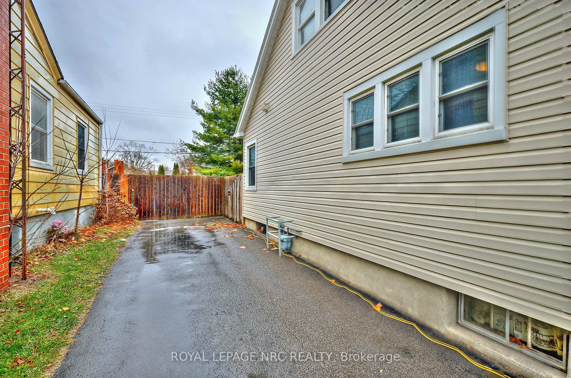40 Shakespeare Avenue, St. Catharines — photo 3 of 5