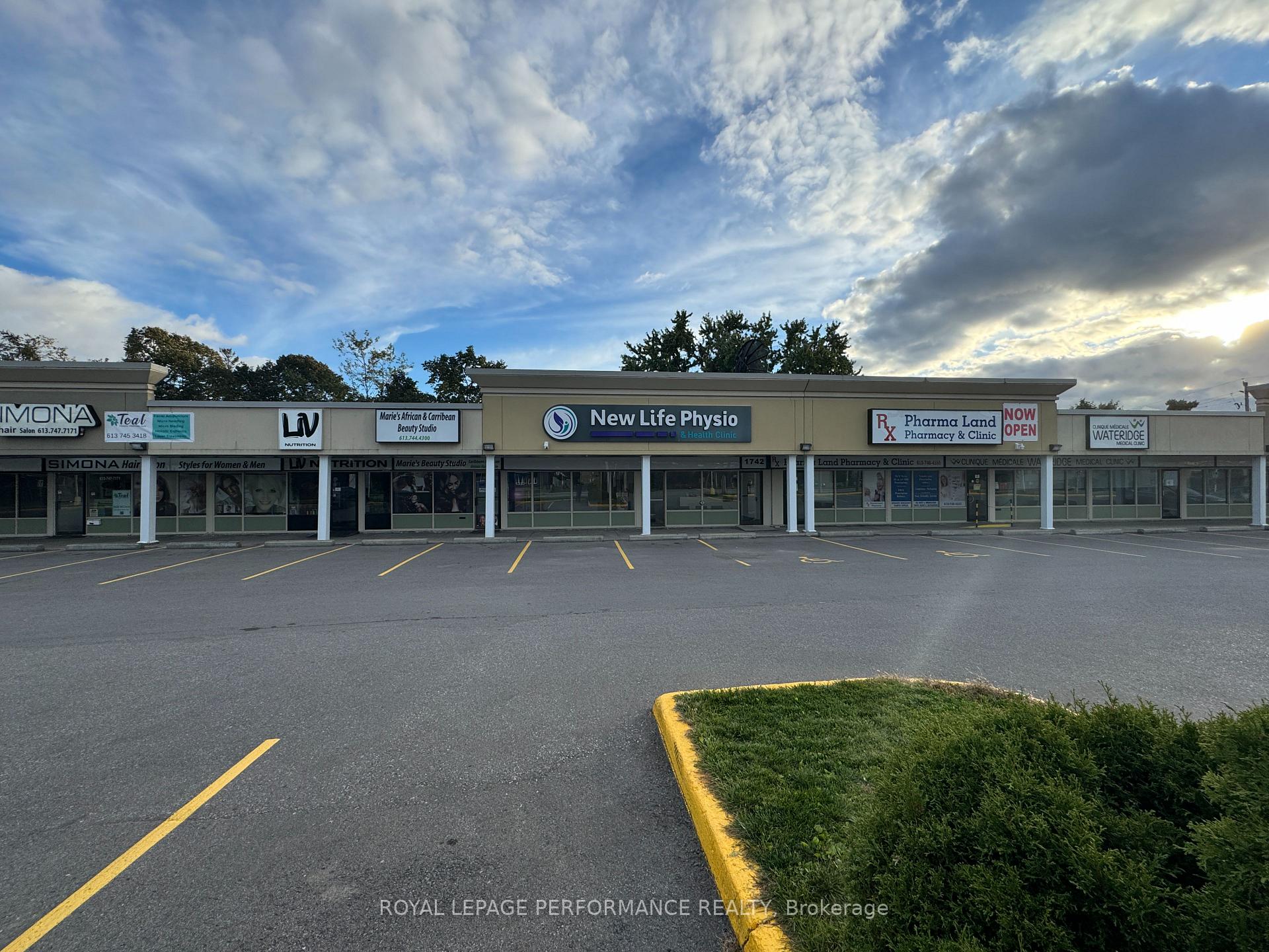 1756 MONTREAL Road, Beacon Hill North - South and Area, ON K1J 6N3 — Beacon Hill North - South and Area, Ontario
