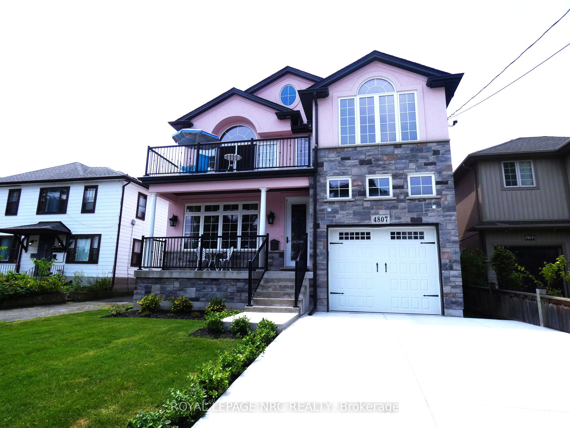 4807 Zimmerman Avenue, Niagara Falls, ON L2E 3N1