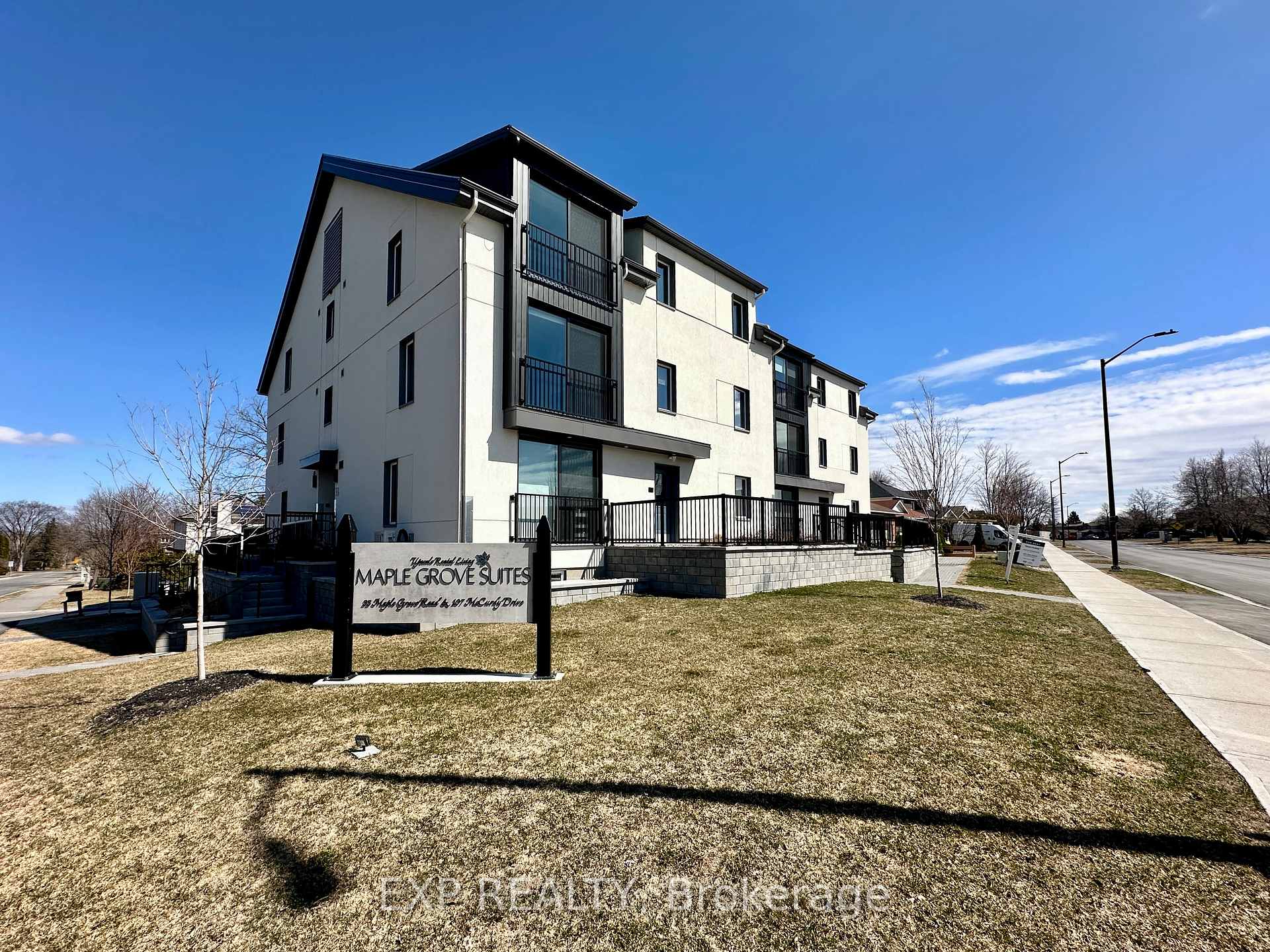 33 MAPLE GROVE Road 204, Kanata, ON K2L 2S7