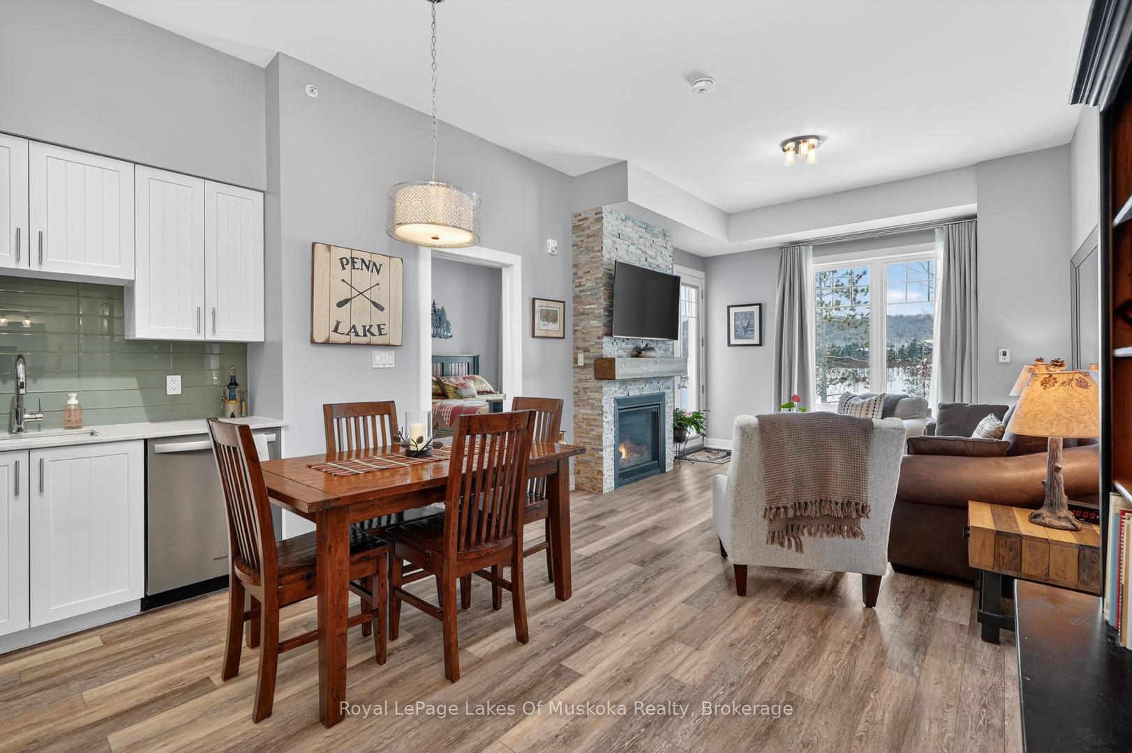 25 Pen Lake Point Road 102, Huntsville — photo 2 of 5