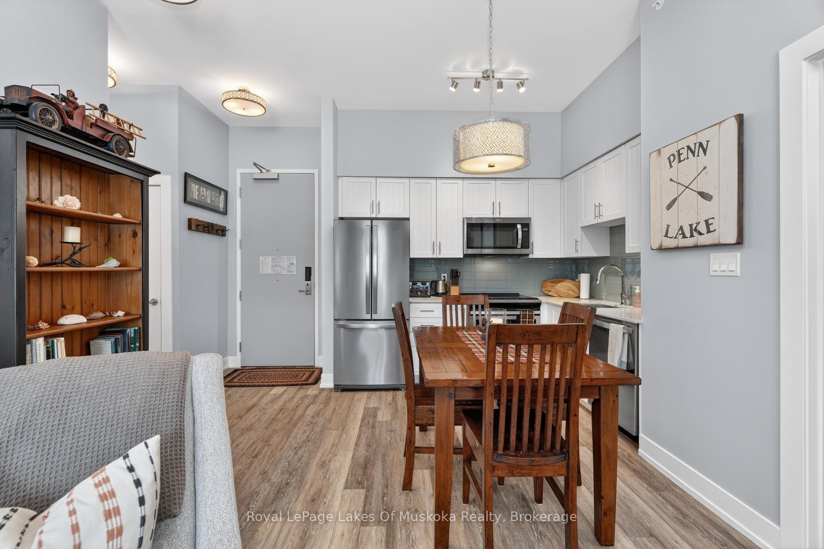 25 Pen Lake Point Road 102, Huntsville — photo 4 of 5