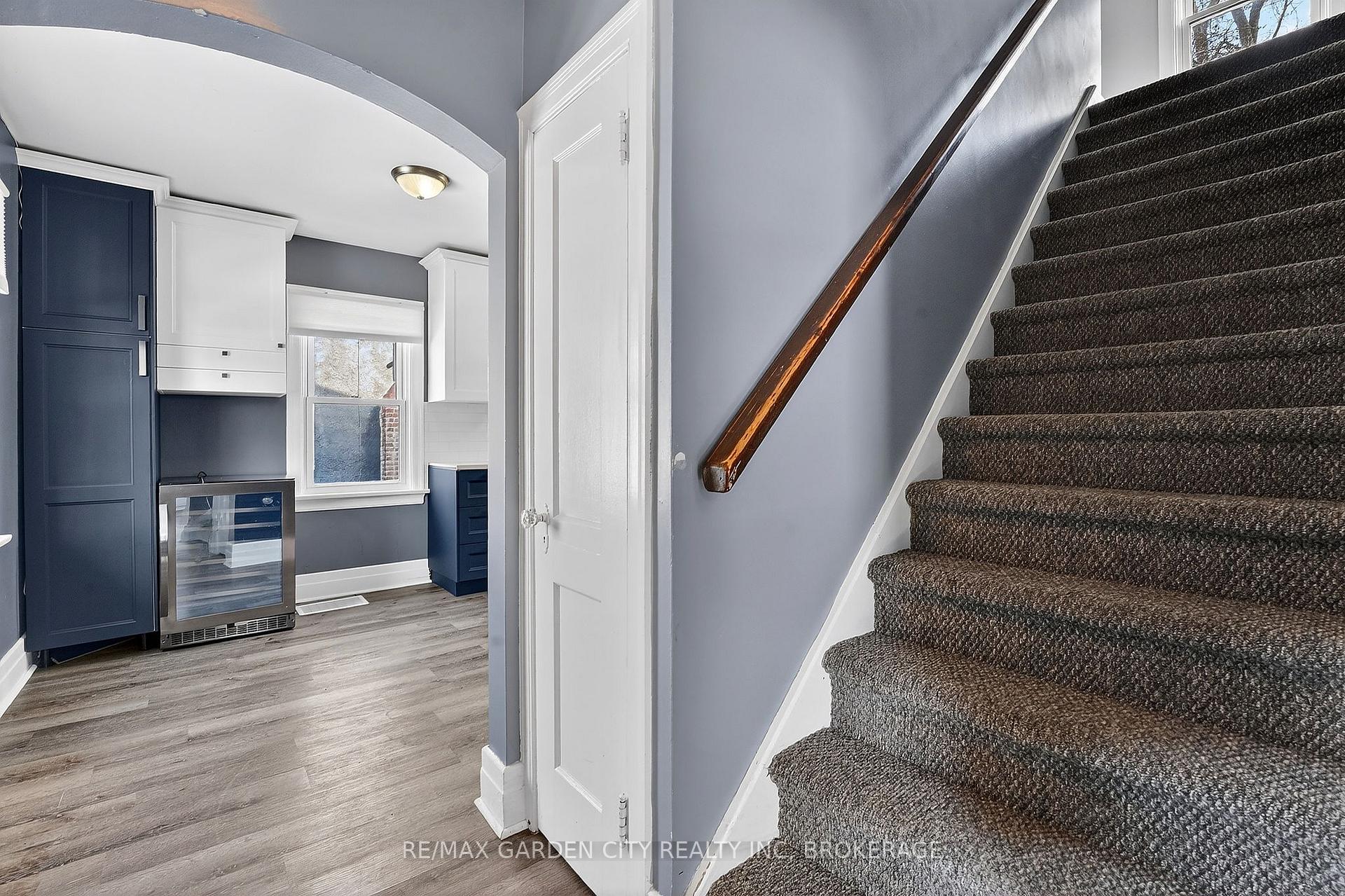 16 Walnut Street, Welland — photo 5 of 5