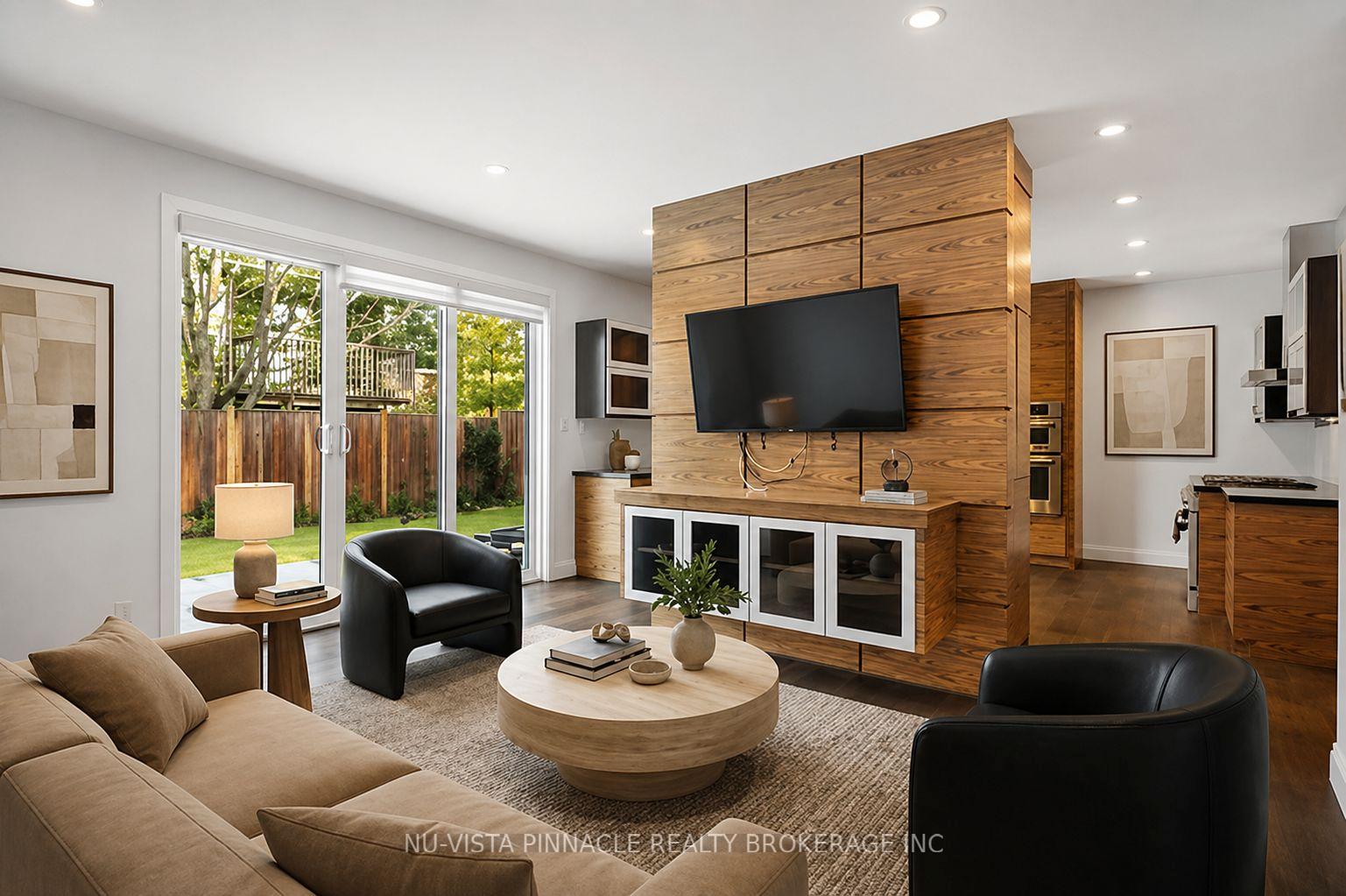 433 Hyde Park Road 16, London North — photo 2 of 5