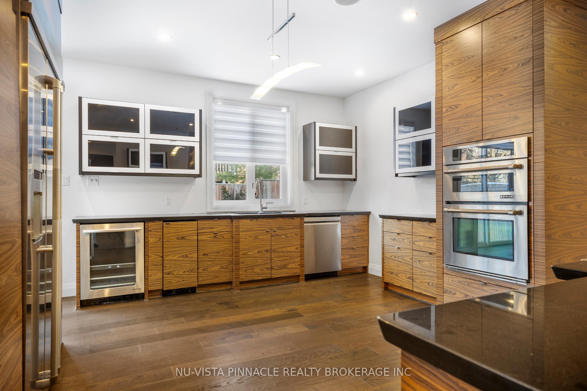 433 Hyde Park Road 16, London North — photo 3 of 5