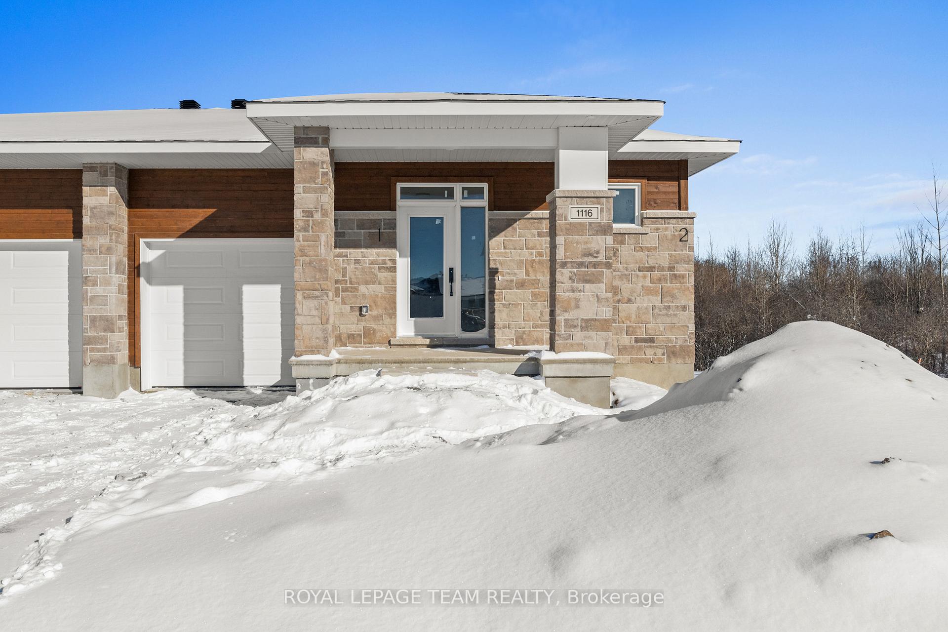 1102 Moore Street 1, Brockville — photo 2 of 5