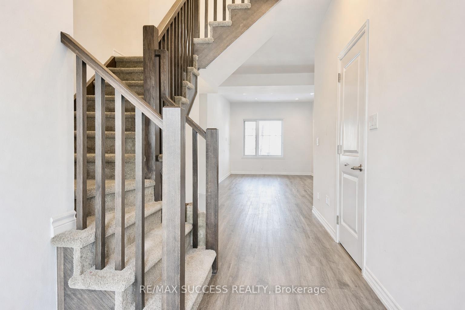 461 Blackburn Drive 22, Brantford — photo 5 of 5
