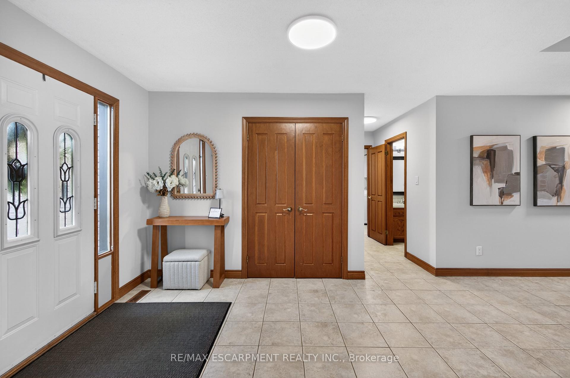 47 Sumner Crescent, Grimsby — photo 2 of 5