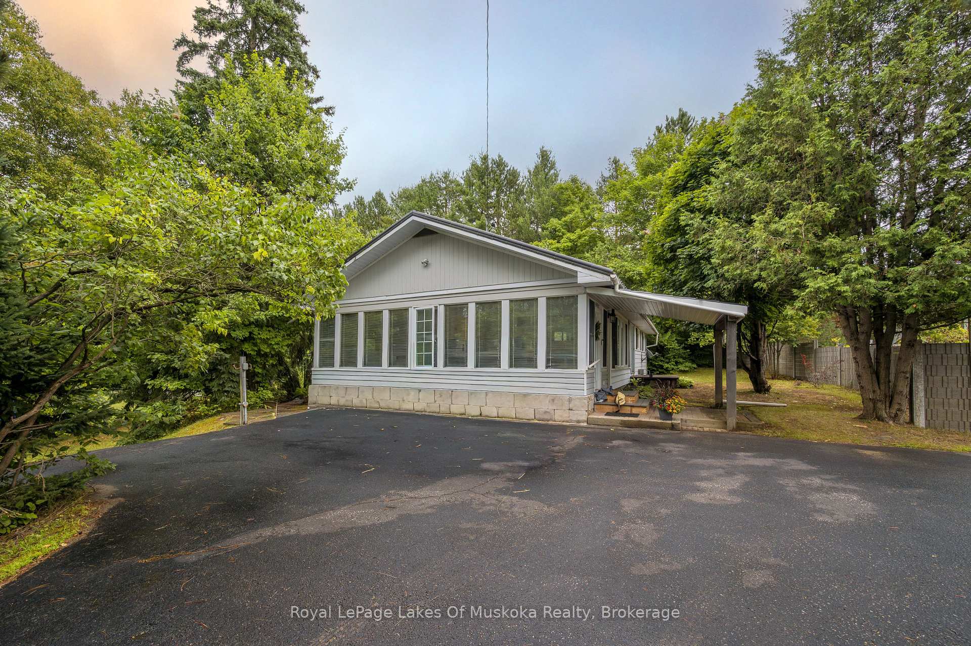 574 Ravenscliffe Road, Huntsville, ON P1H 1N5 — Huntsville, Ontario