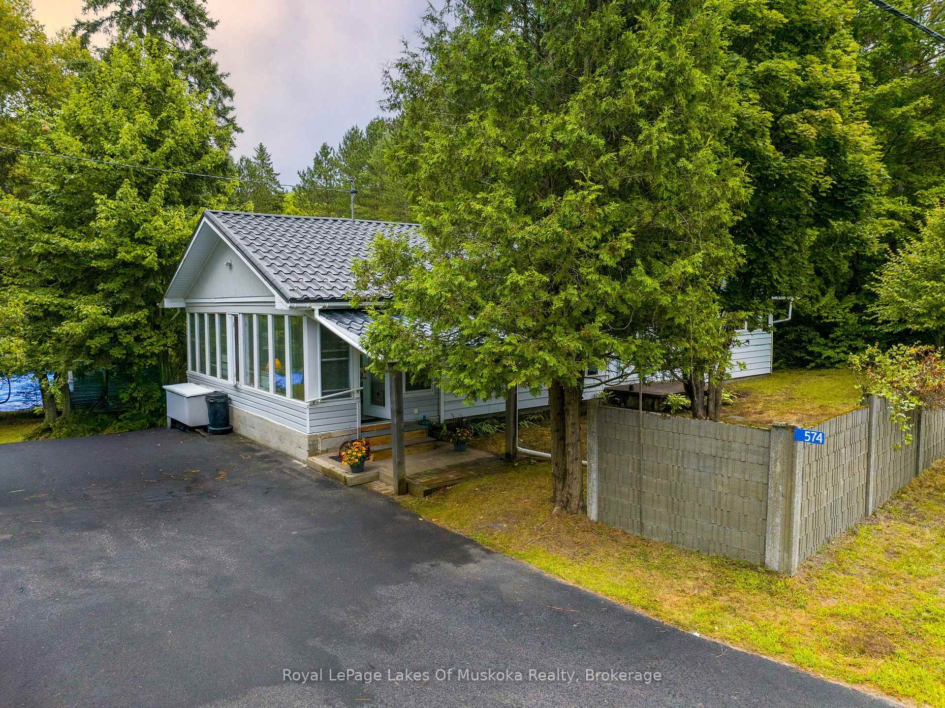 574 Ravenscliffe Road, Huntsville — photo 2 of 5
