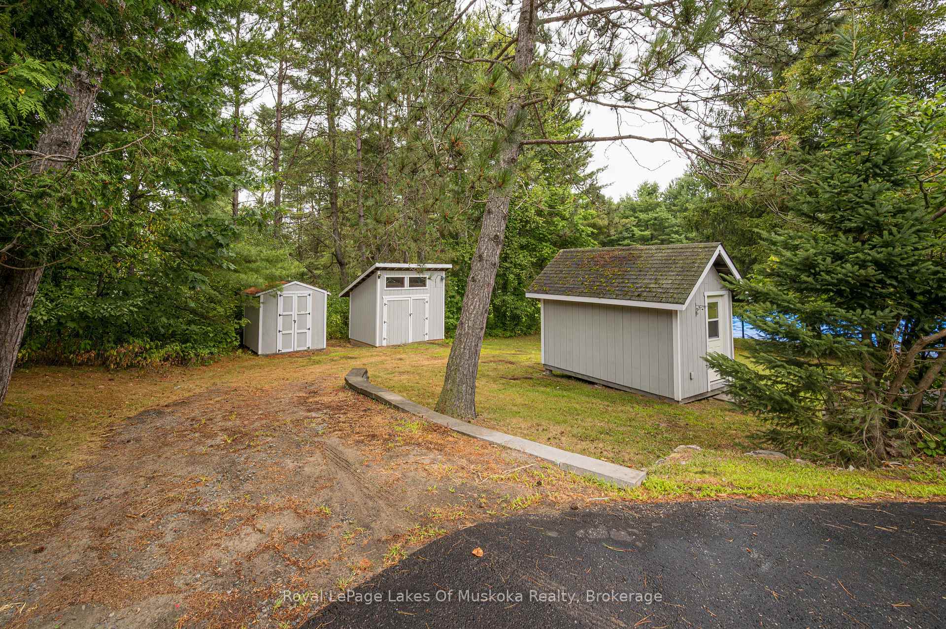 574 Ravenscliffe Road, Huntsville — photo 3 of 5