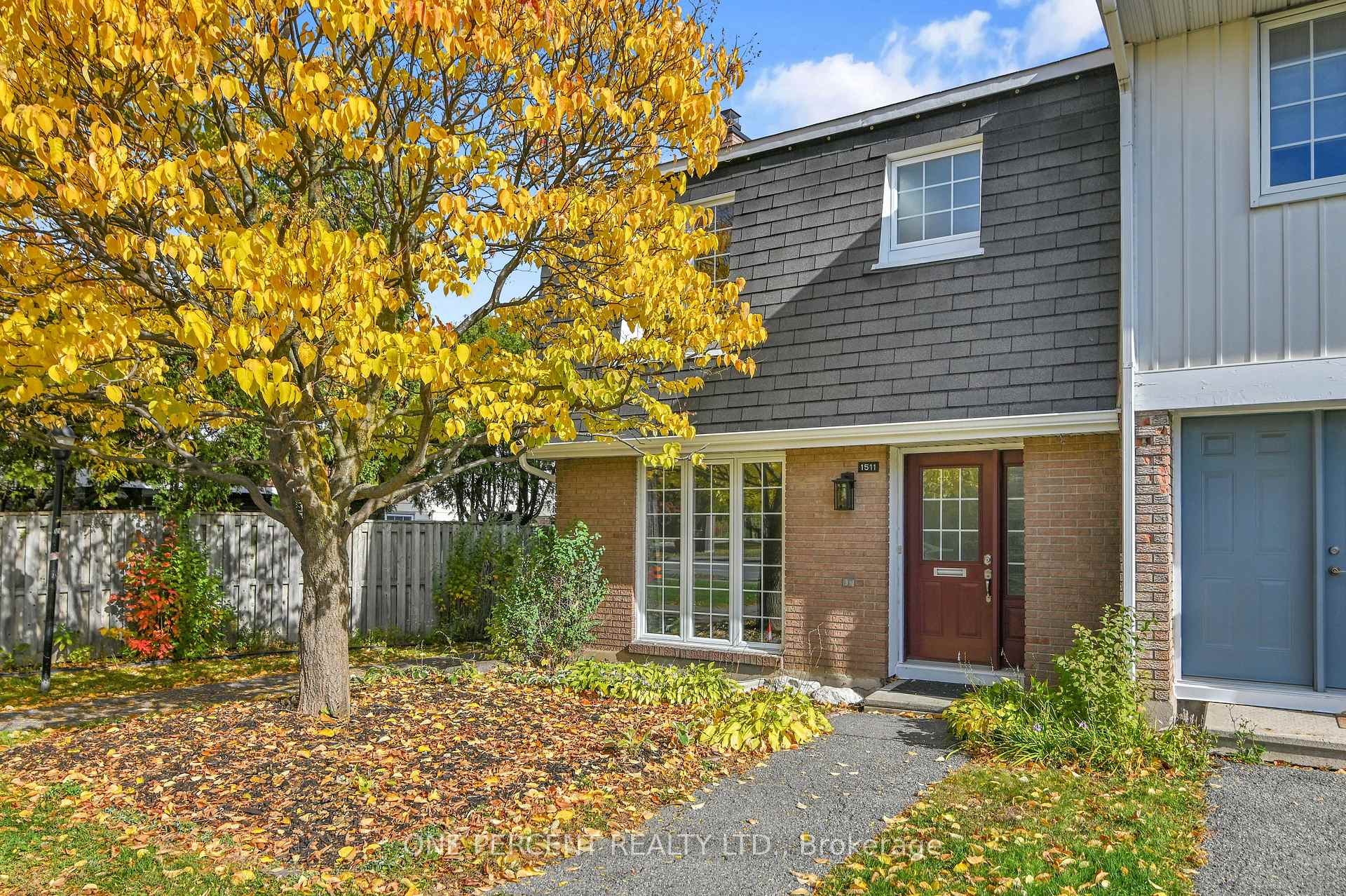 1511 Fisher Avenue, Mooneys Bay - Carleton Heights and Area — photo 2 of 5