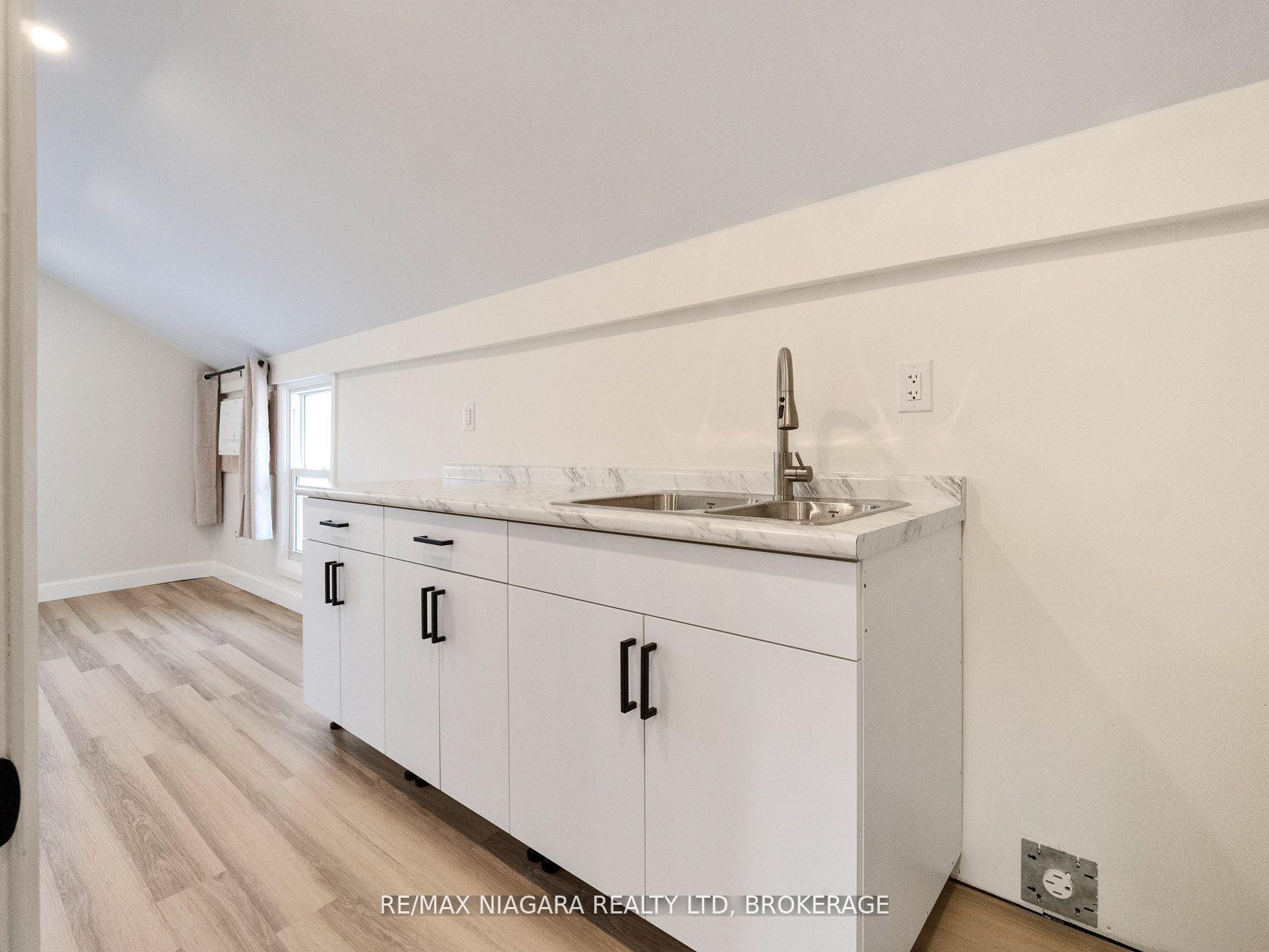 132 Waterloo Street 3, Fort Erie — photo 3 of 5