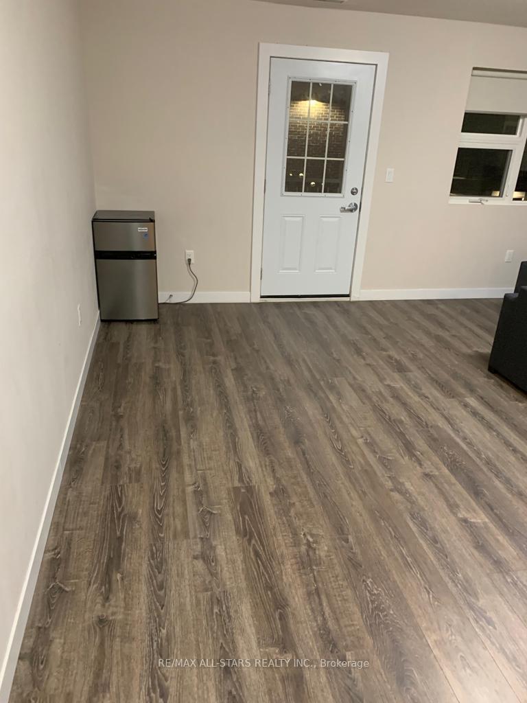 338 Albert Street 217, Waterloo — photo 2 of 5