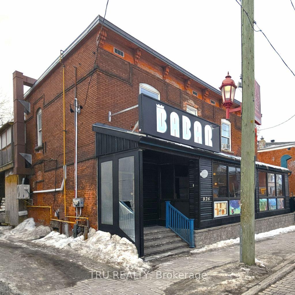 826 Somerset Street W, West Centre Town, ON K1S 4N2