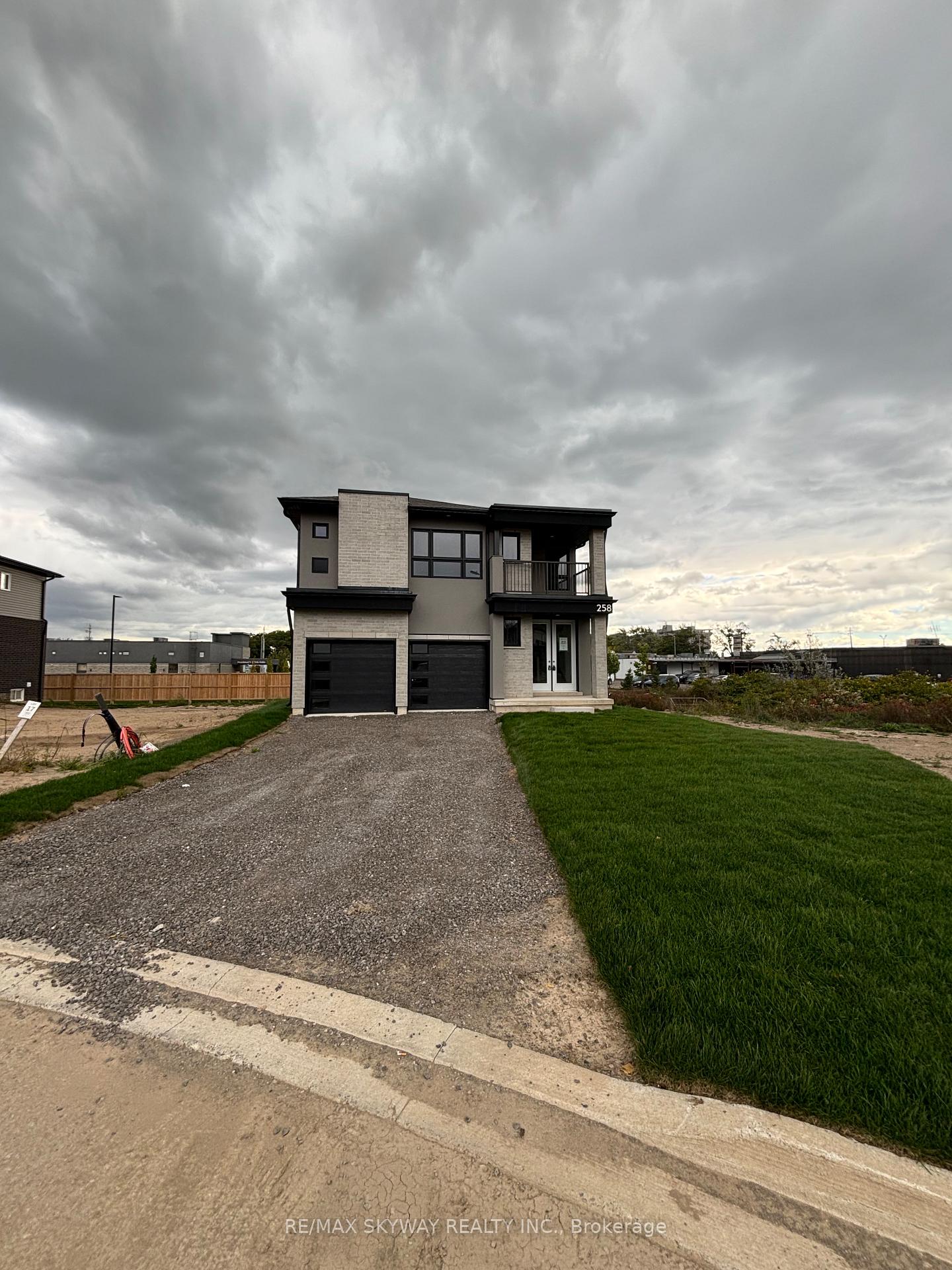 258 Wellandvale Drive, Welland, ON L3C 0K3 — Welland, Ontario