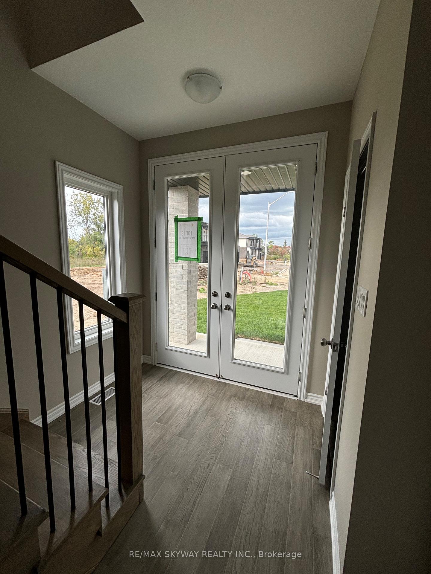 258 Wellandvale Drive, Welland — photo 4 of 5