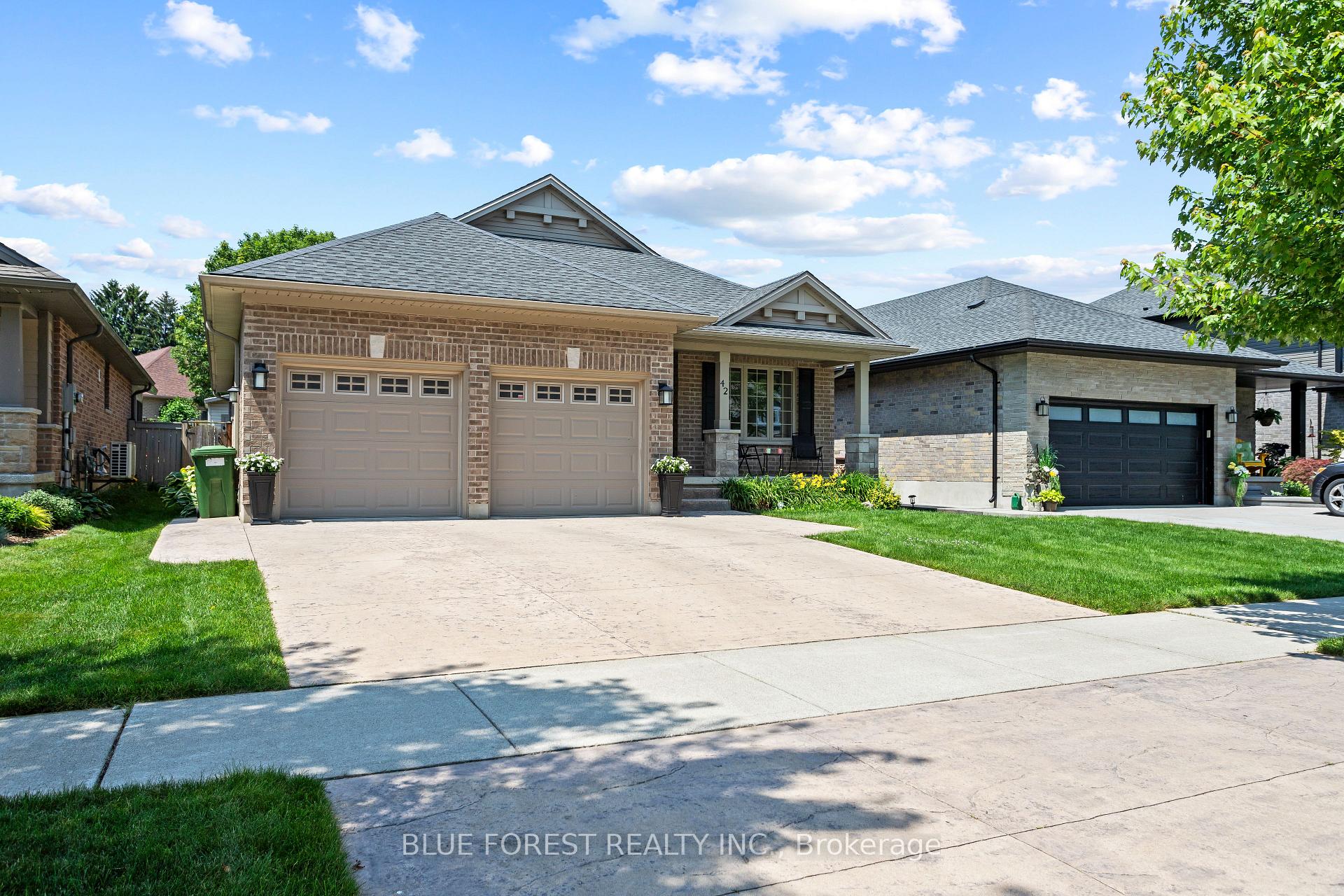 42 Hickory Lane, St. Thomas — photo 3 of 5