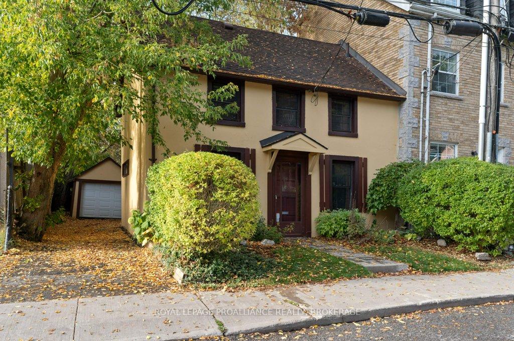 94 William Street, Kingston, ON K7L 2C5 — Kingston, Ontario