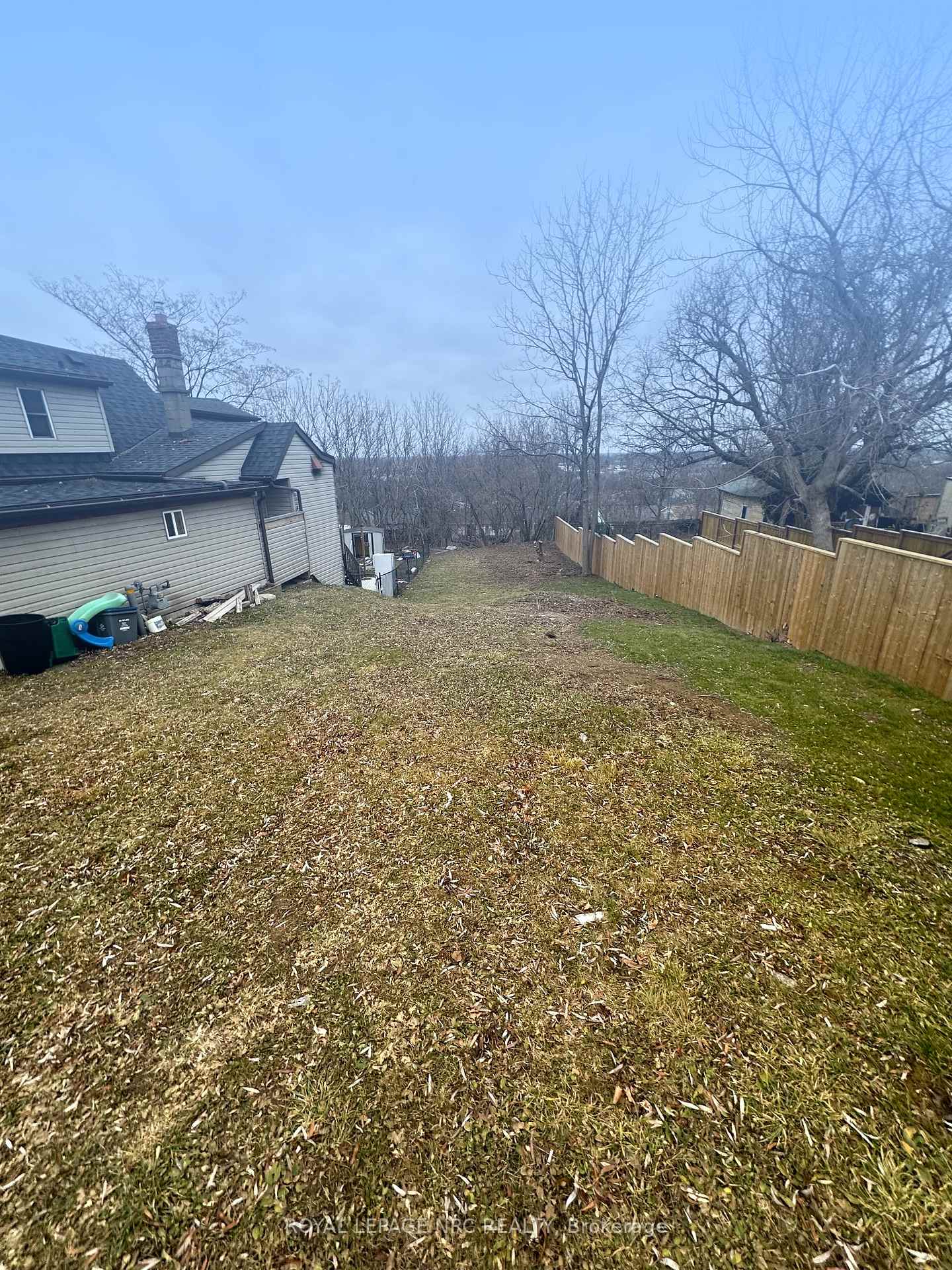 1 BALL Avenue, St. Catharines, ON L2T 1B4