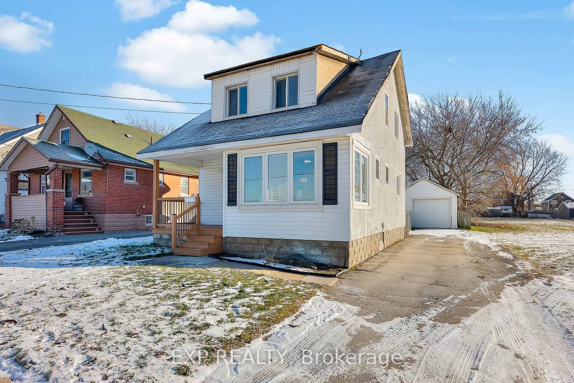 5932 Carlton Avenue, Niagara Falls, ON L2G 5J5