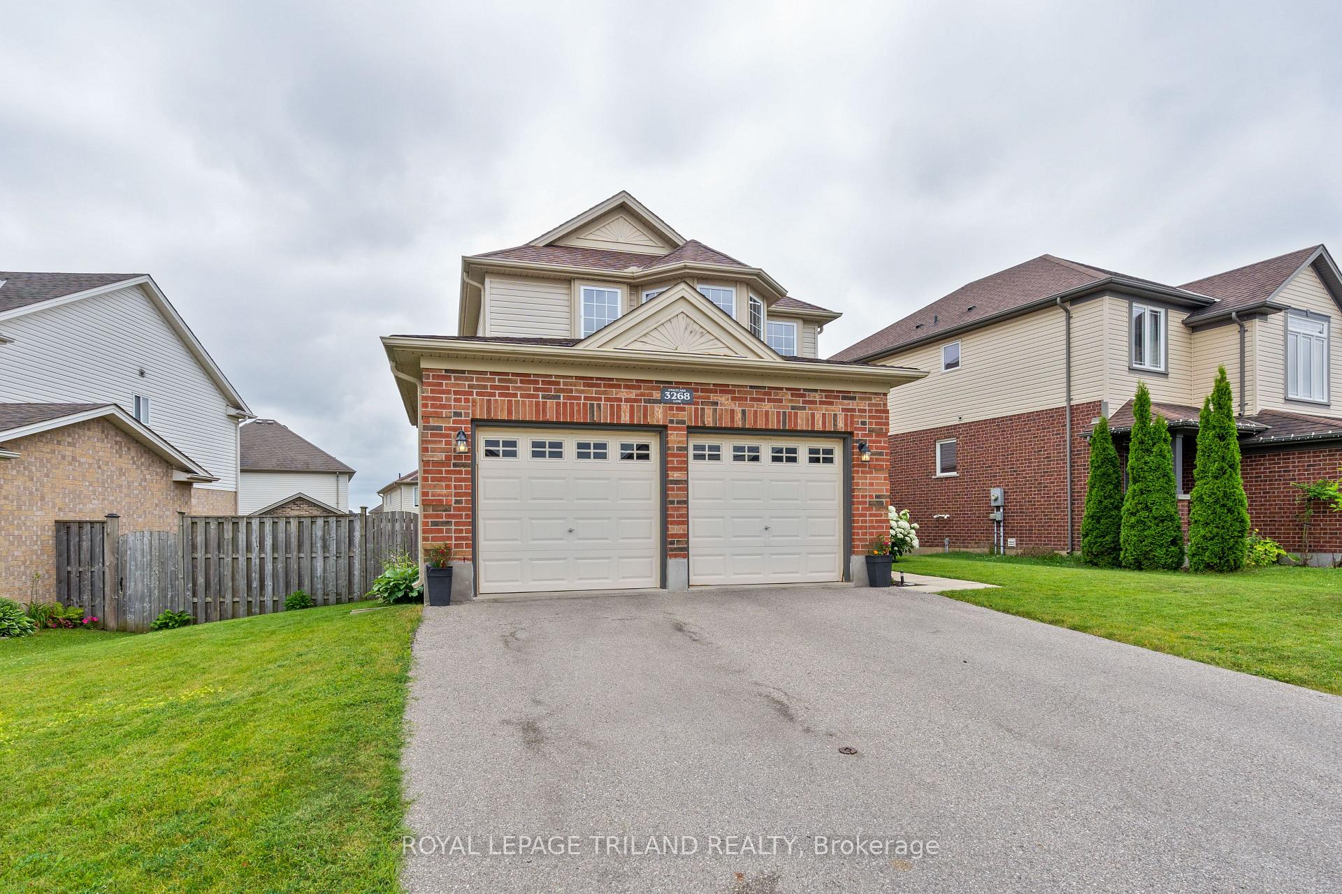 3268 Emilycarr Lane, London South — photo 3 of 5