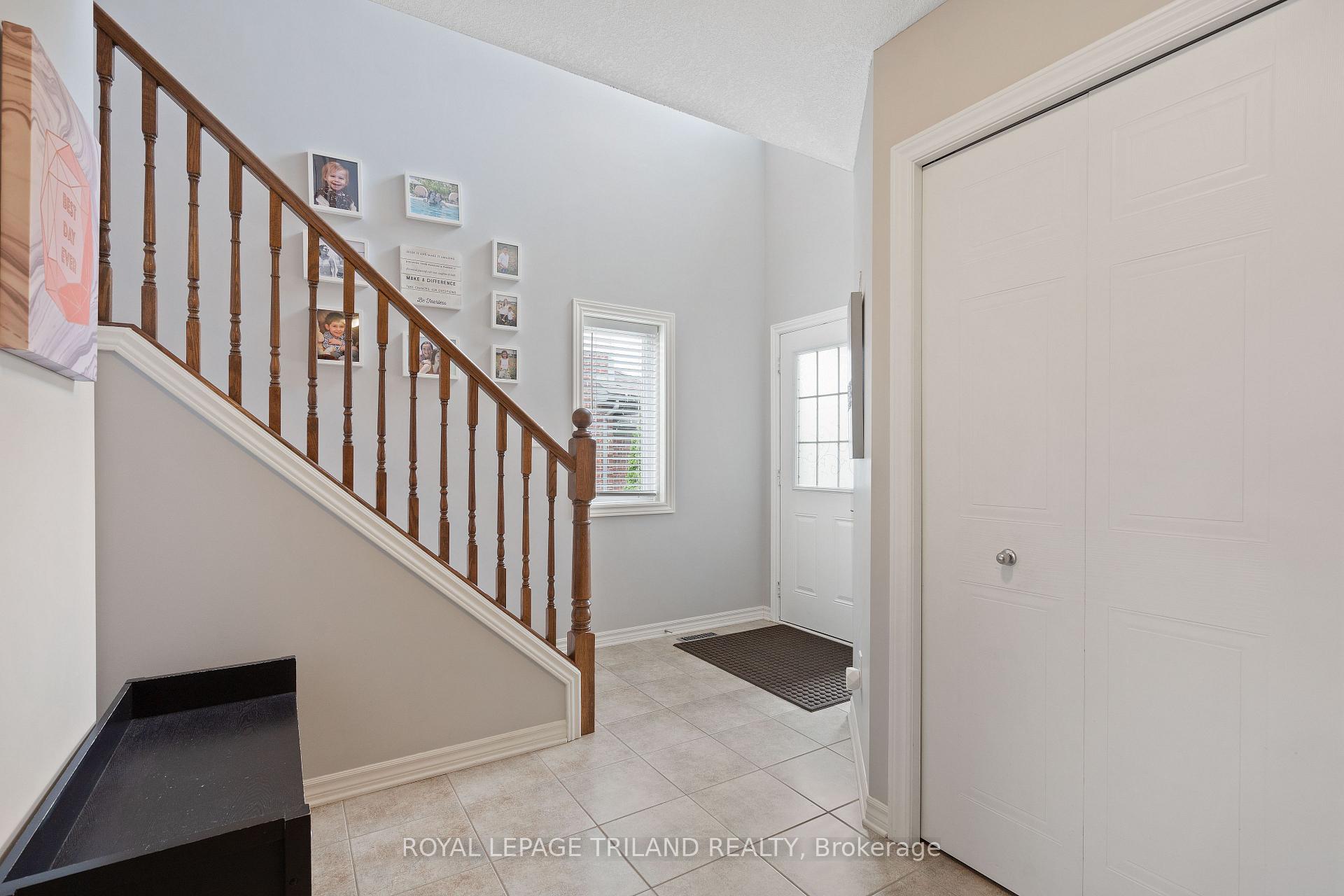 3268 Emilycarr Lane, London South — photo 4 of 5