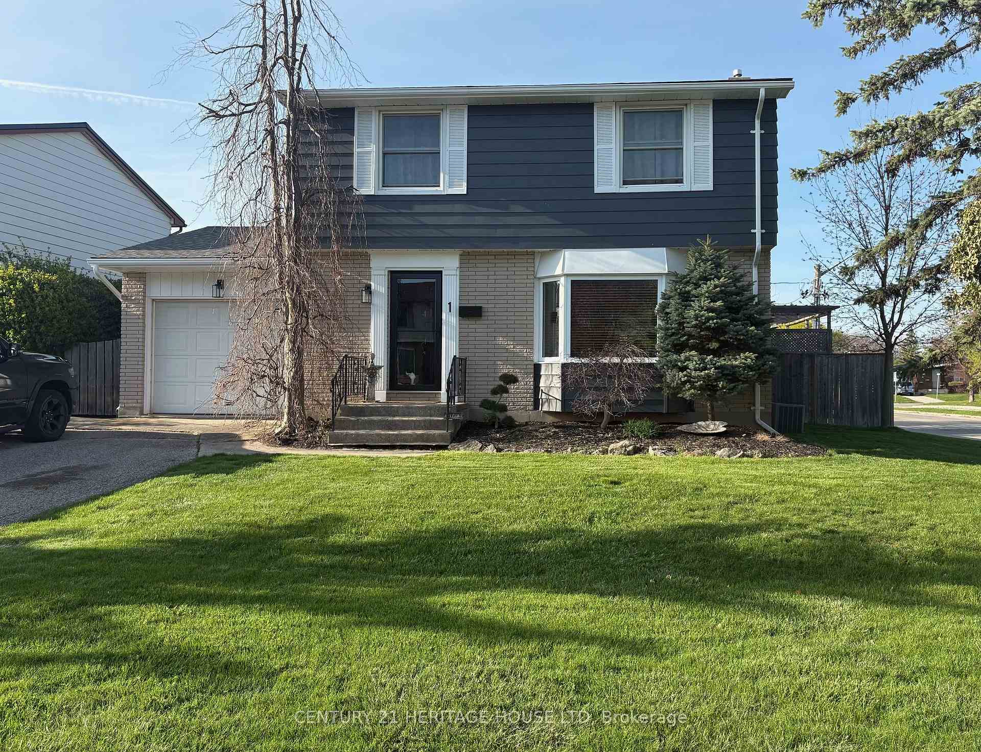 1 Massey Drive, St. Thomas — photo 2 of 5