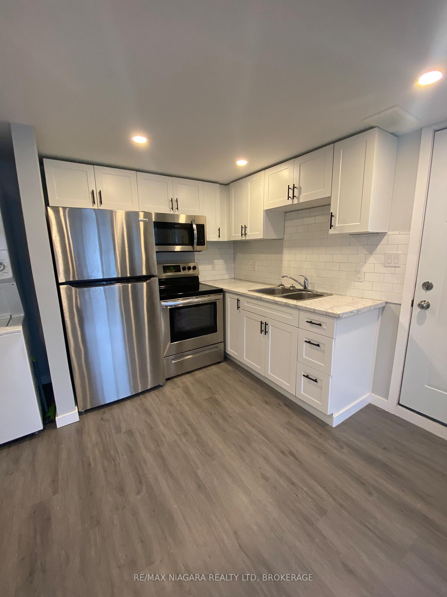 1 Braden Avenue, Welland — photo 3 of 5