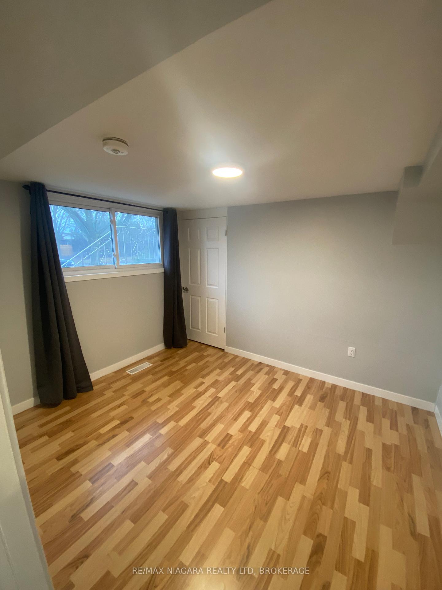 1 Braden Avenue, Welland — photo 5 of 5