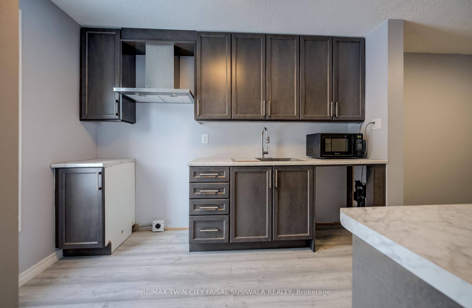 249 Cedarbrae Avenue 18, Waterloo — photo 4 of 5