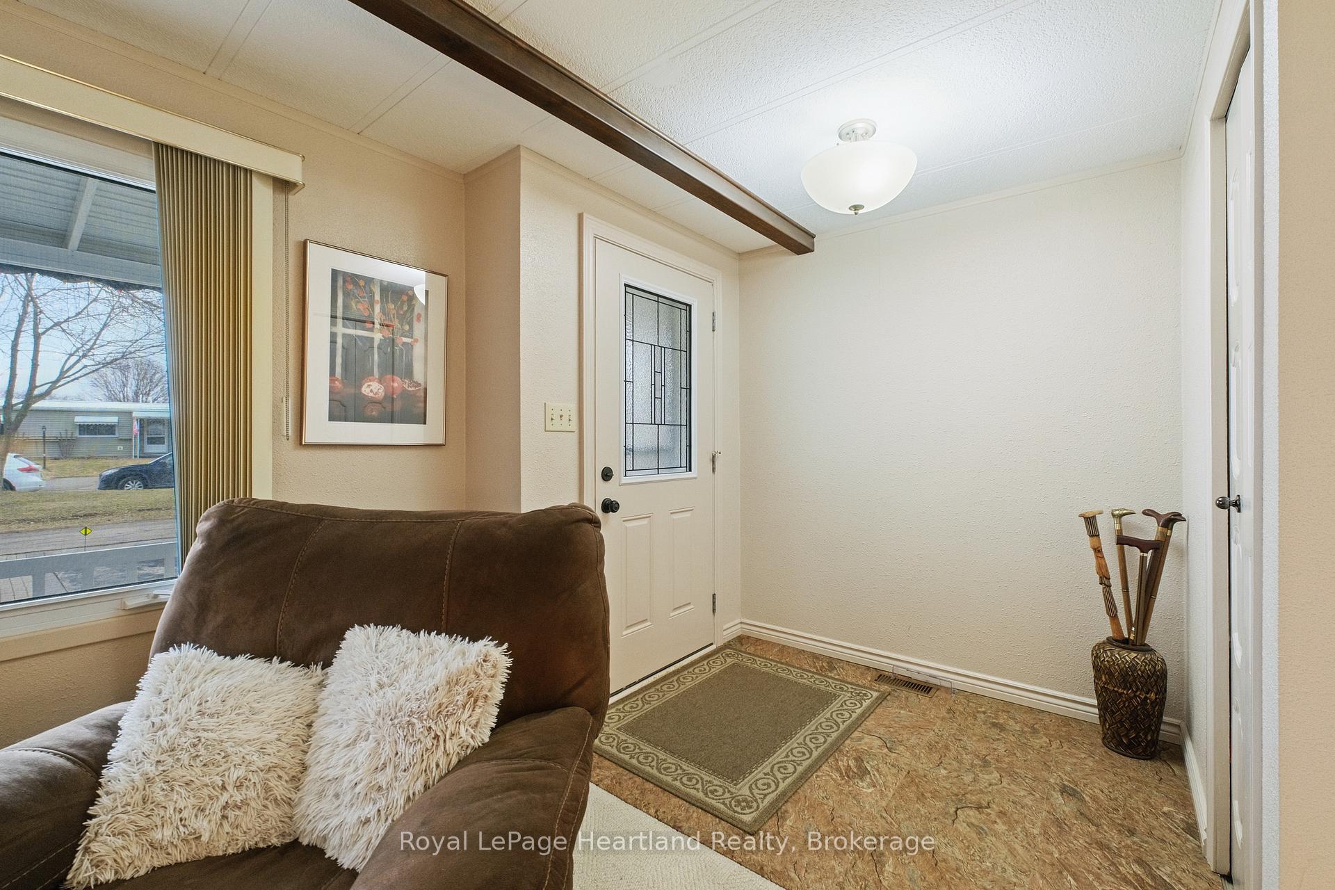 13 Cypress Point Crescent, South Huron — photo 4 of 5