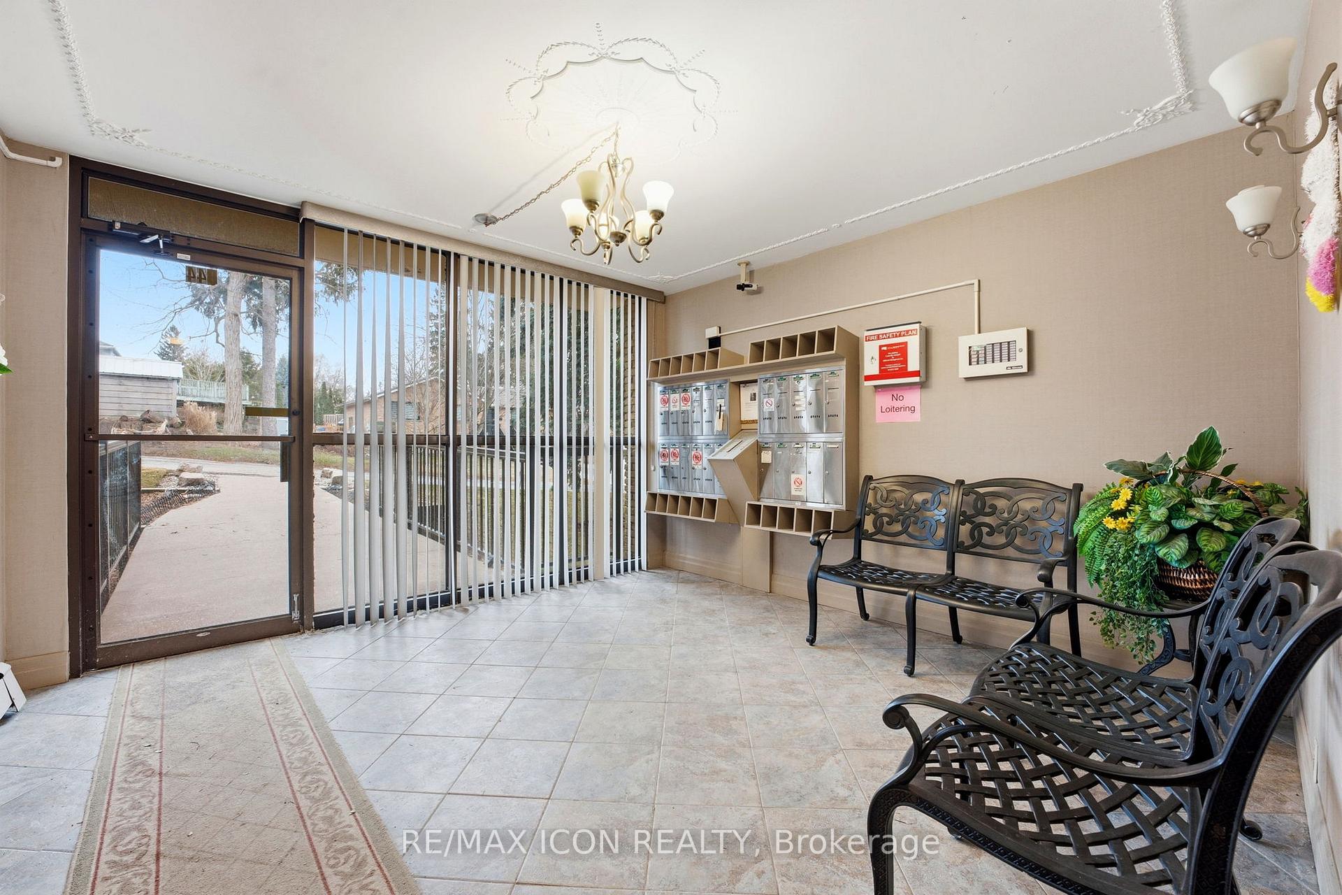 944 Caledonian View 206, Cambridge — photo 2 of 5