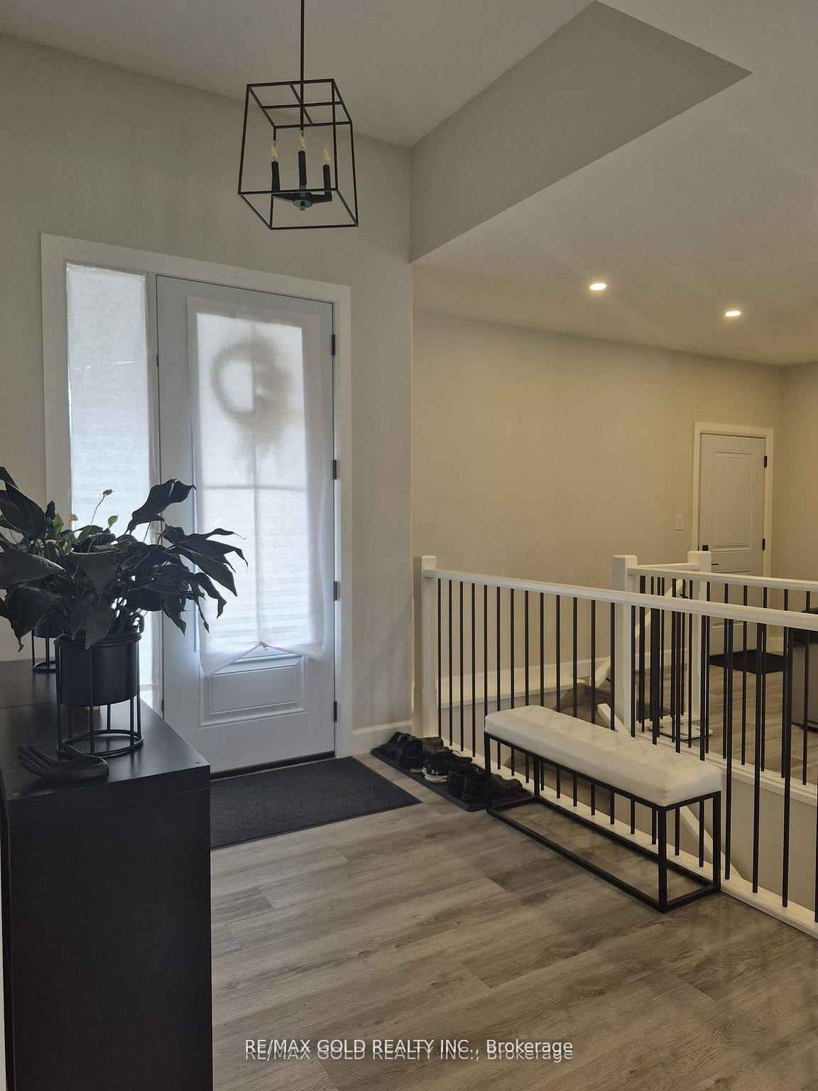 5 John Pound Road 11, Tillsonburg — photo 2 of 5