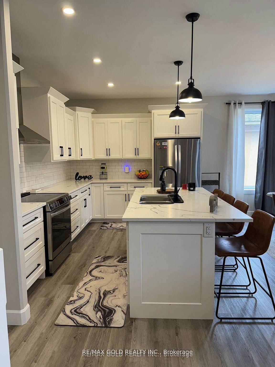 5 John Pound Road 11, Tillsonburg — photo 4 of 5