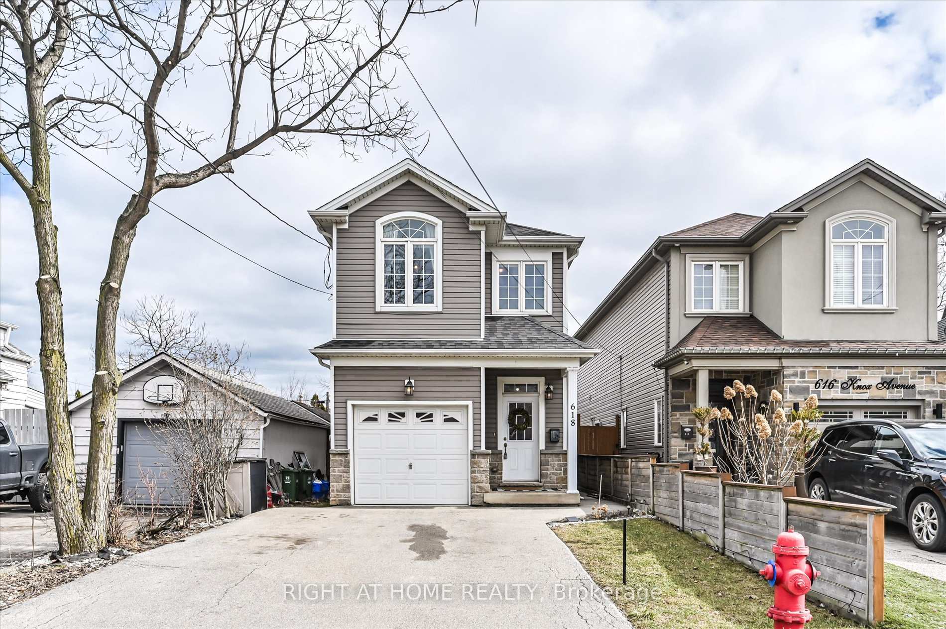 618 Knox Avenue, Hamilton, ON L8H 6K3