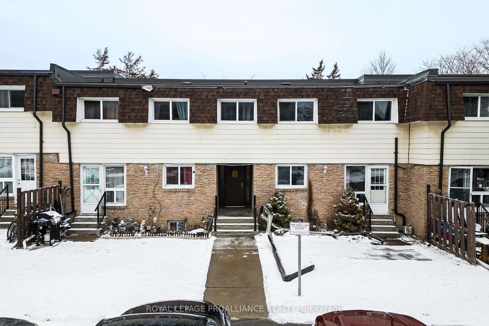 22 Pitt Street 19, Prince Edward County — photo 2 of 5