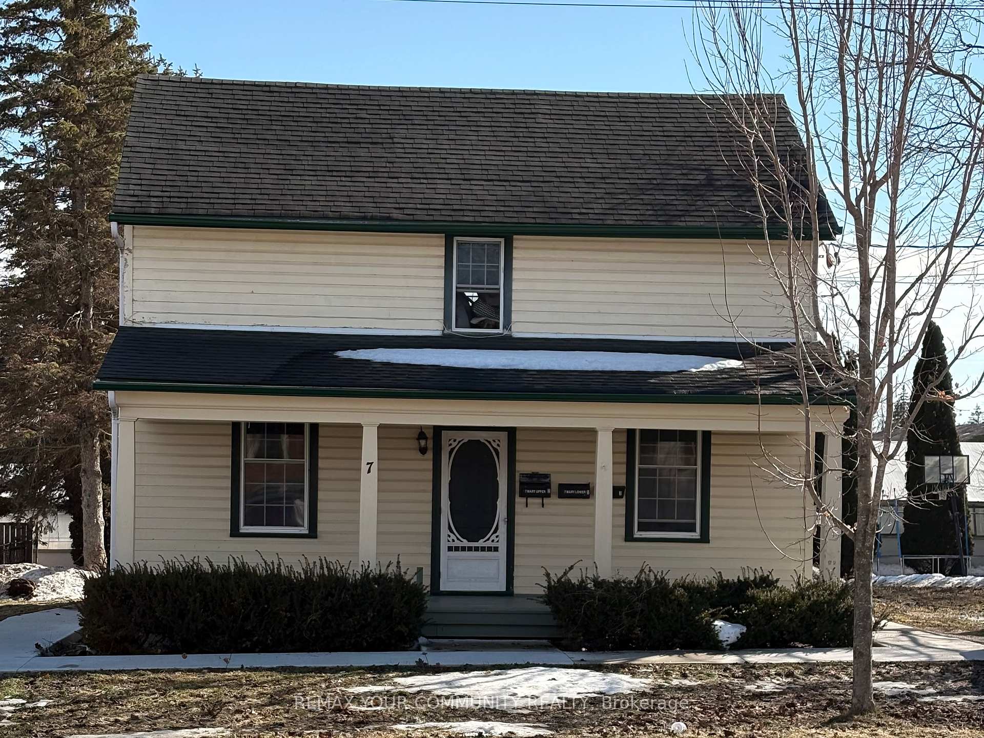 7 Mary Street E 2nd Floor, Kawartha Lakes — photo 2 of 5