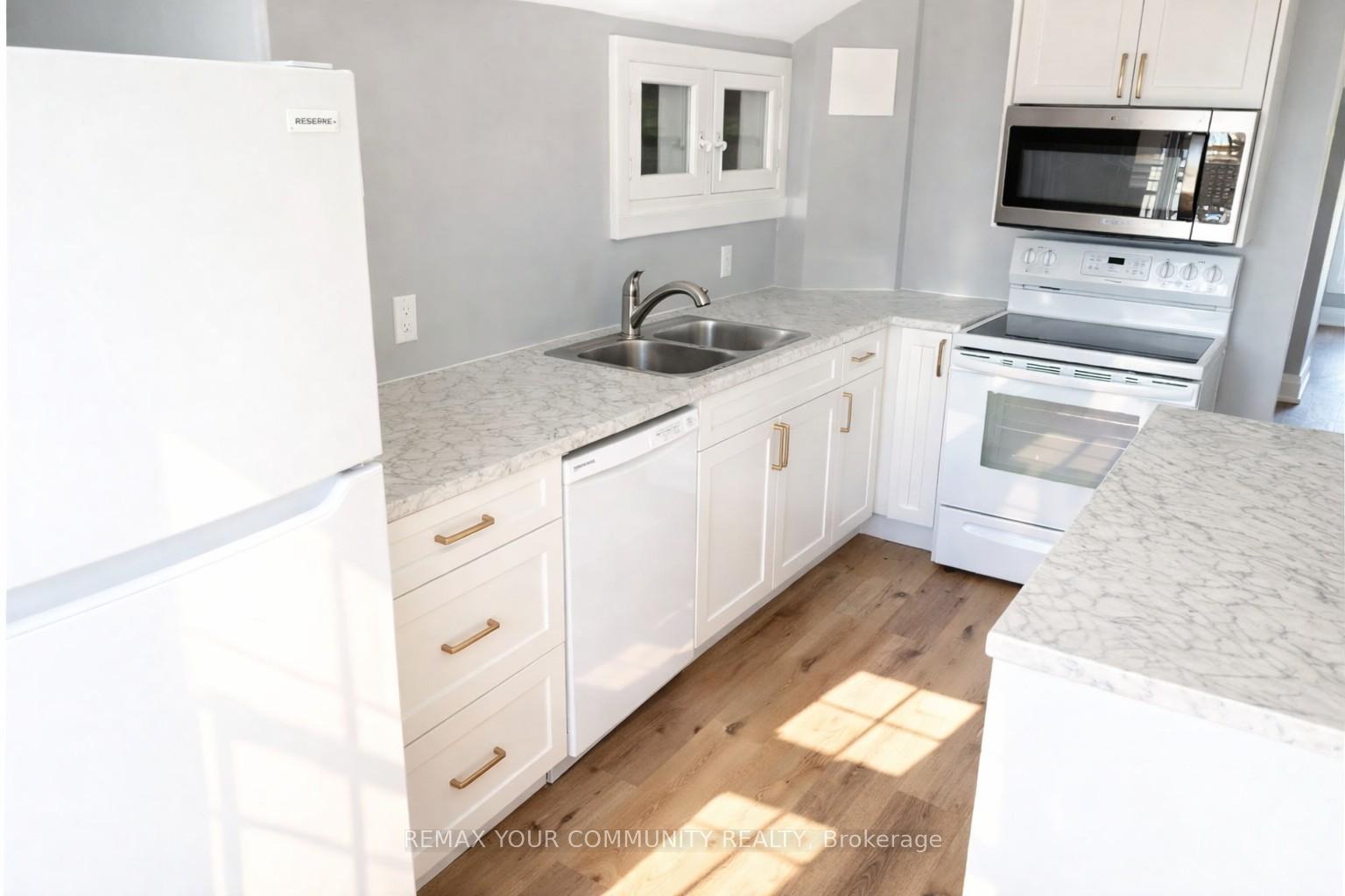 7 Mary Street E 2nd Floor, Kawartha Lakes — photo 5 of 5
