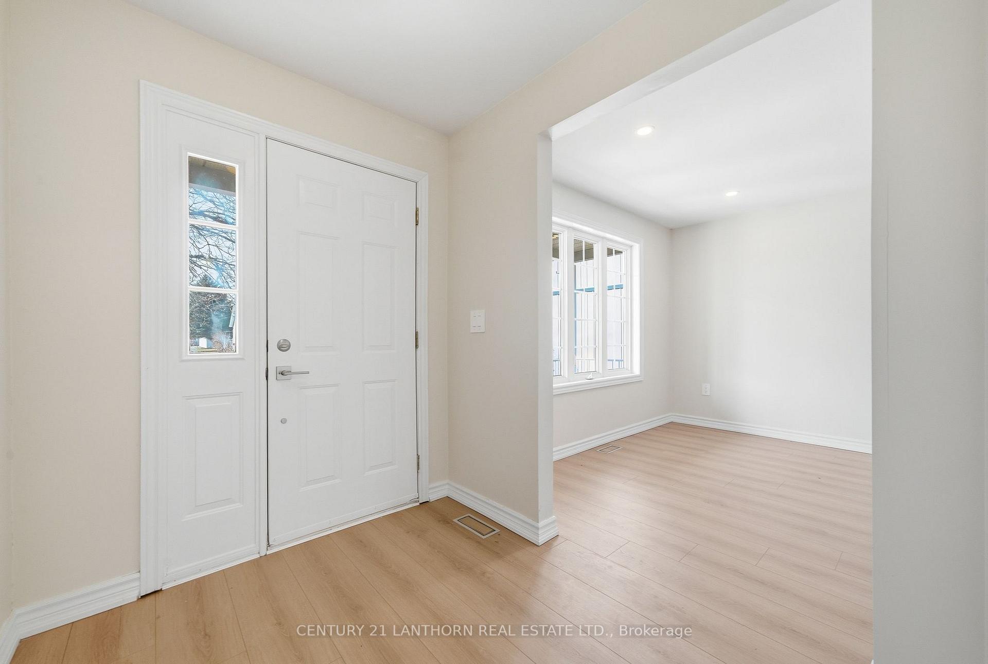 13 Nesbitt Drive, Brighton — photo 2 of 5