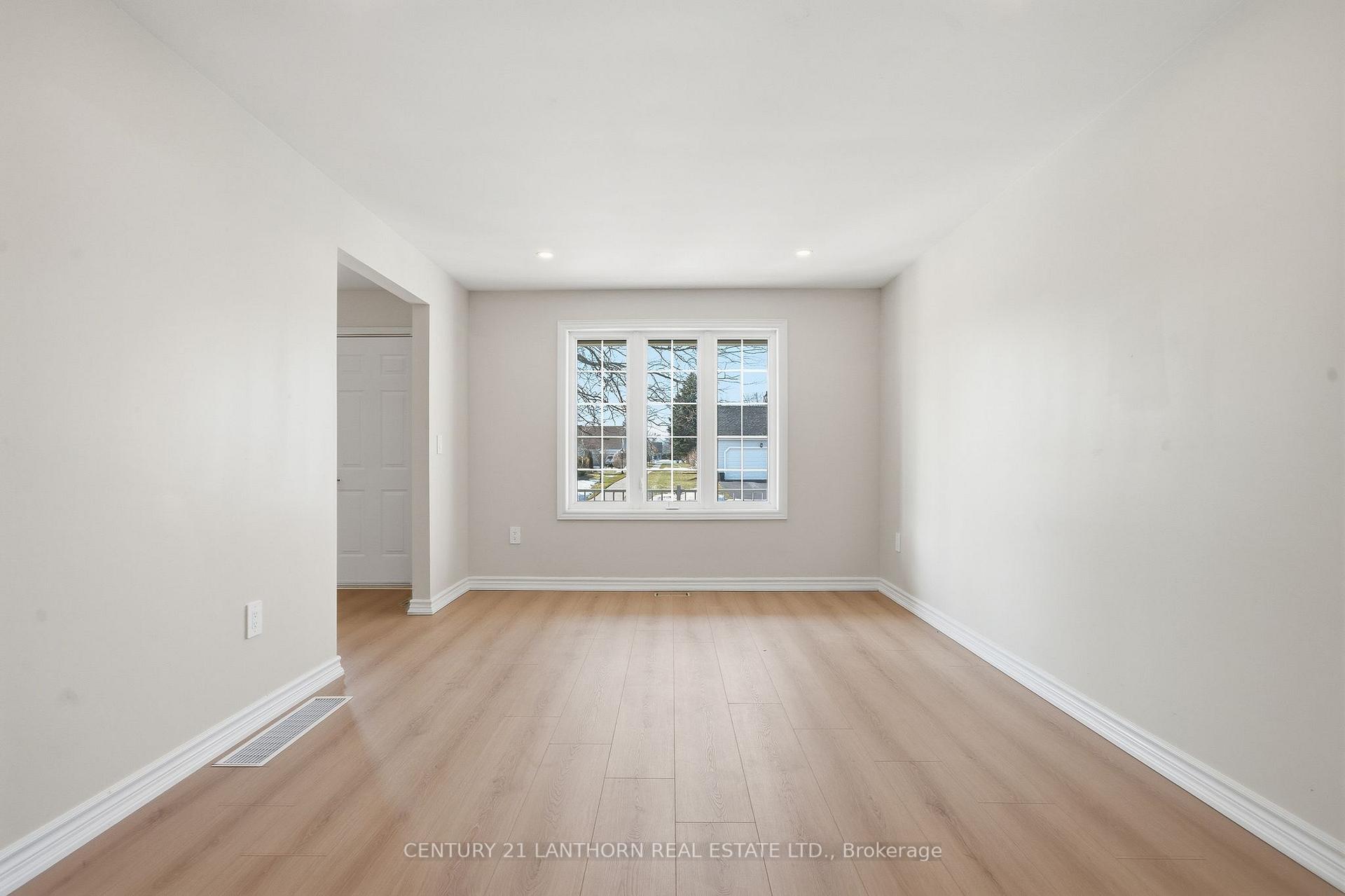 13 Nesbitt Drive, Brighton — photo 4 of 5